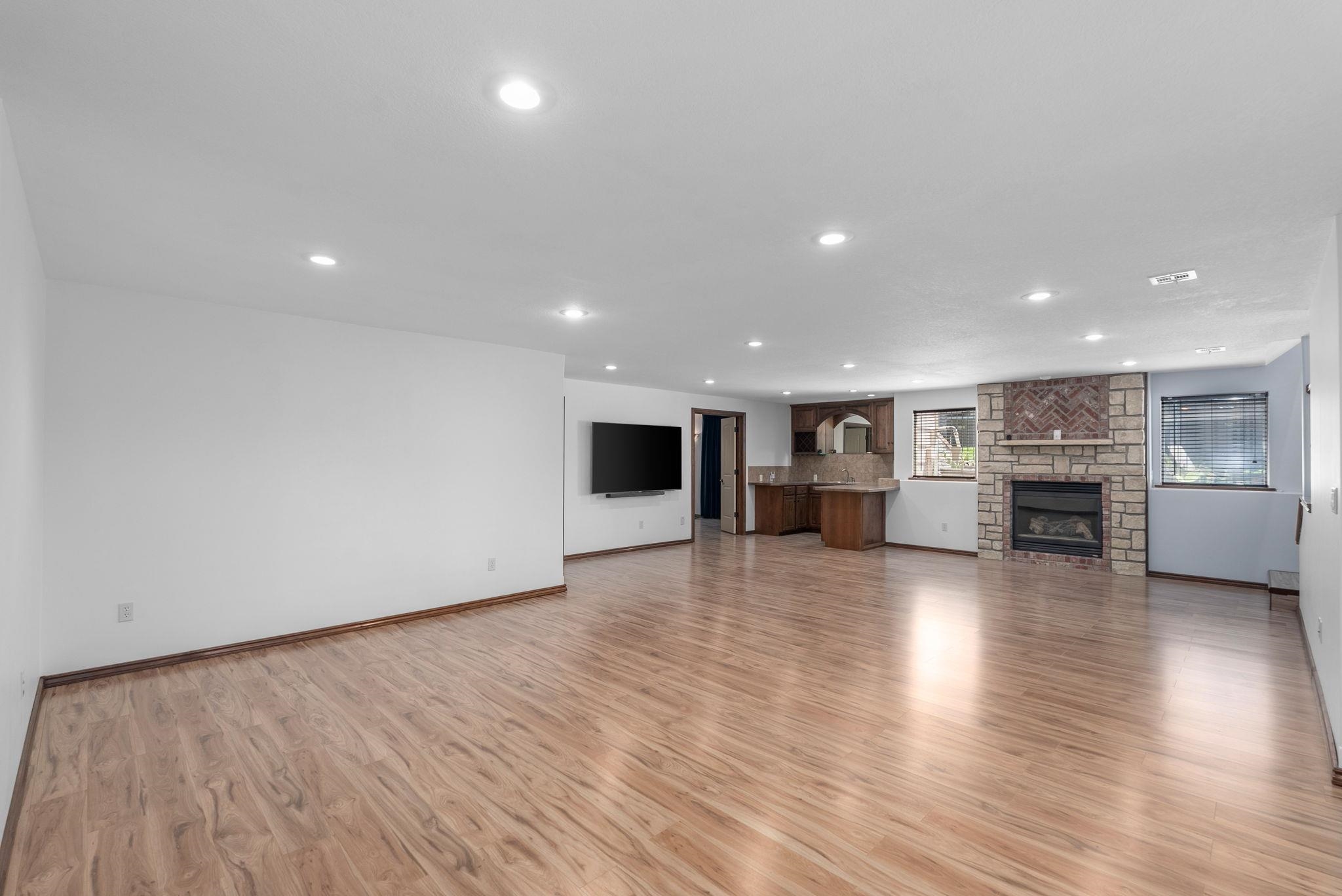 821 N Woodstone Dr Property Photo 18