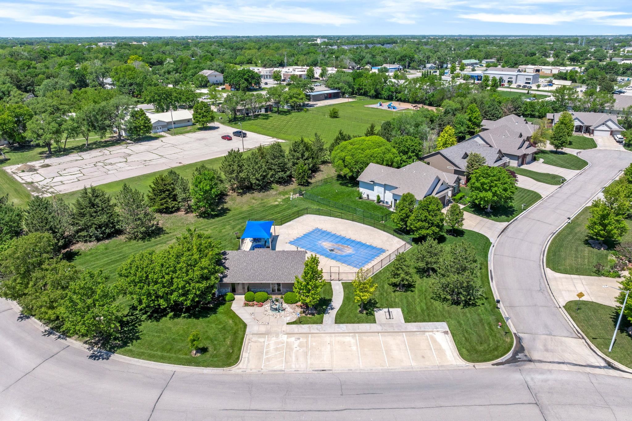 821 N Woodstone Dr Property Photo 34
