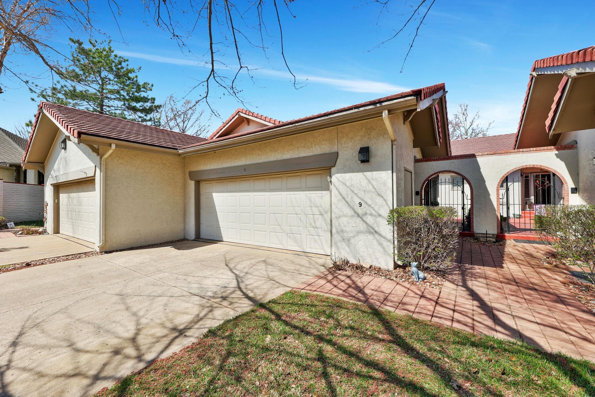 9 E Via Verde St Property Photo