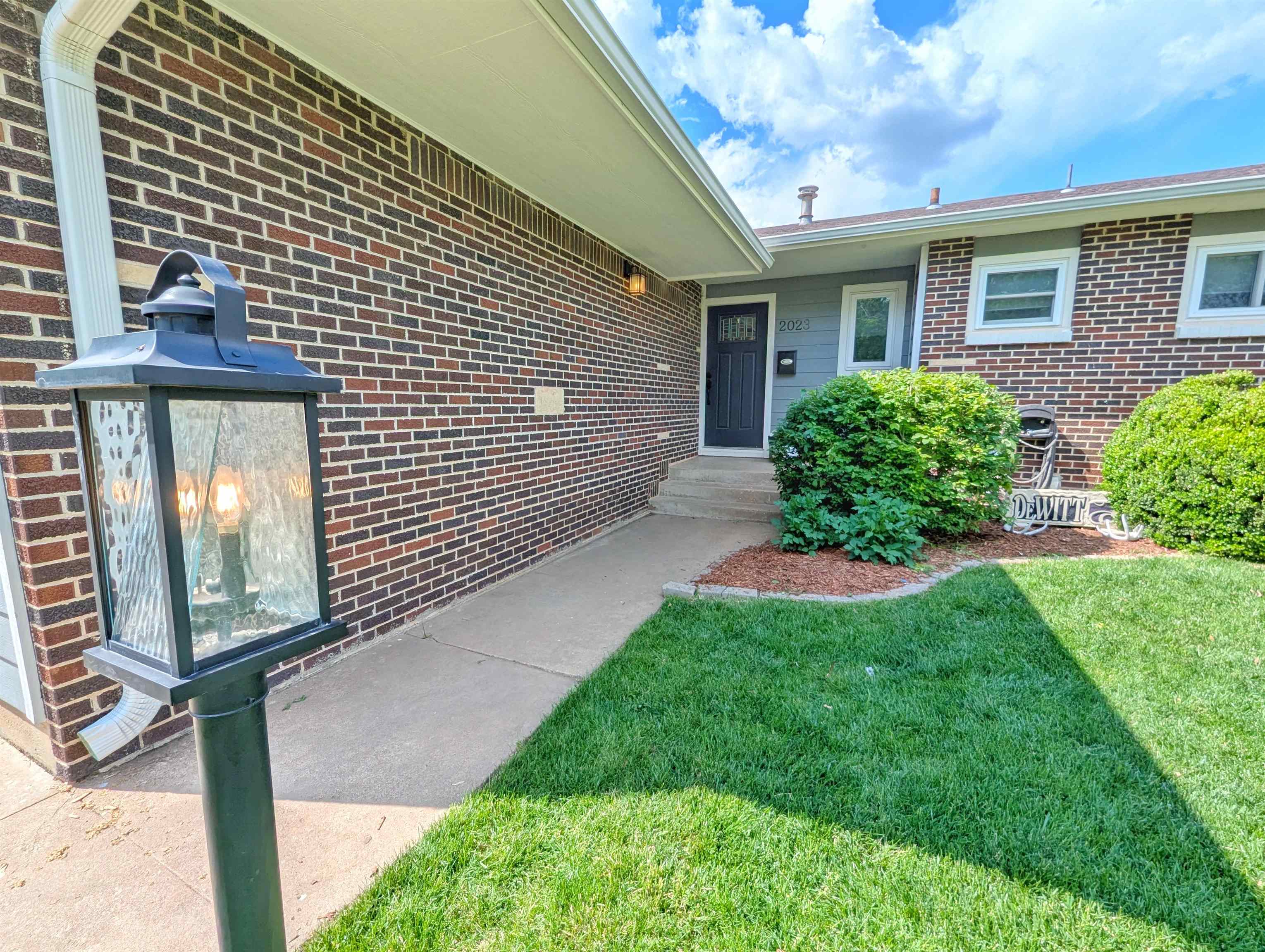 2023 Lynwood Dr Property Photo 7