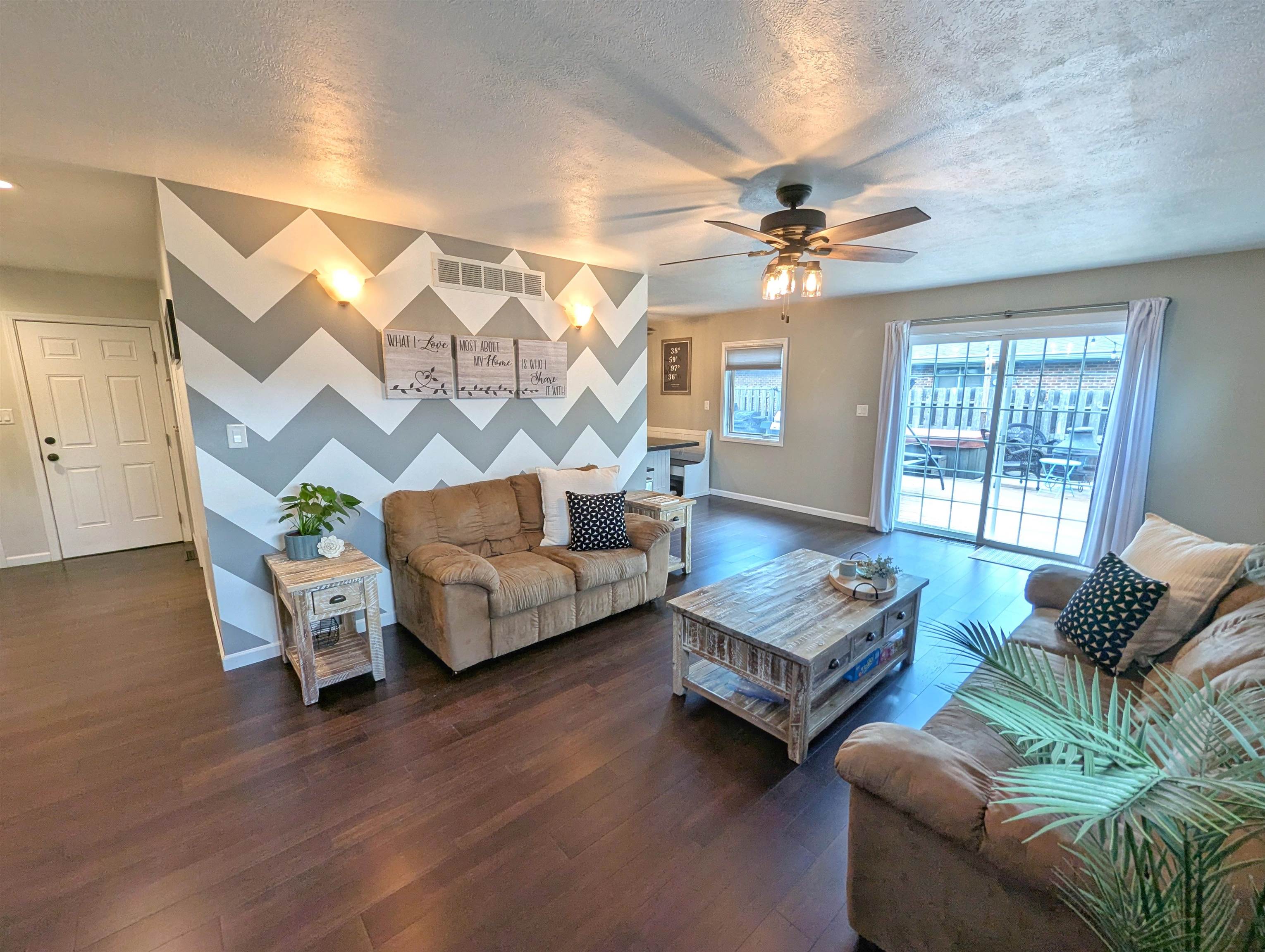 2023 Lynwood Dr Property Photo 11