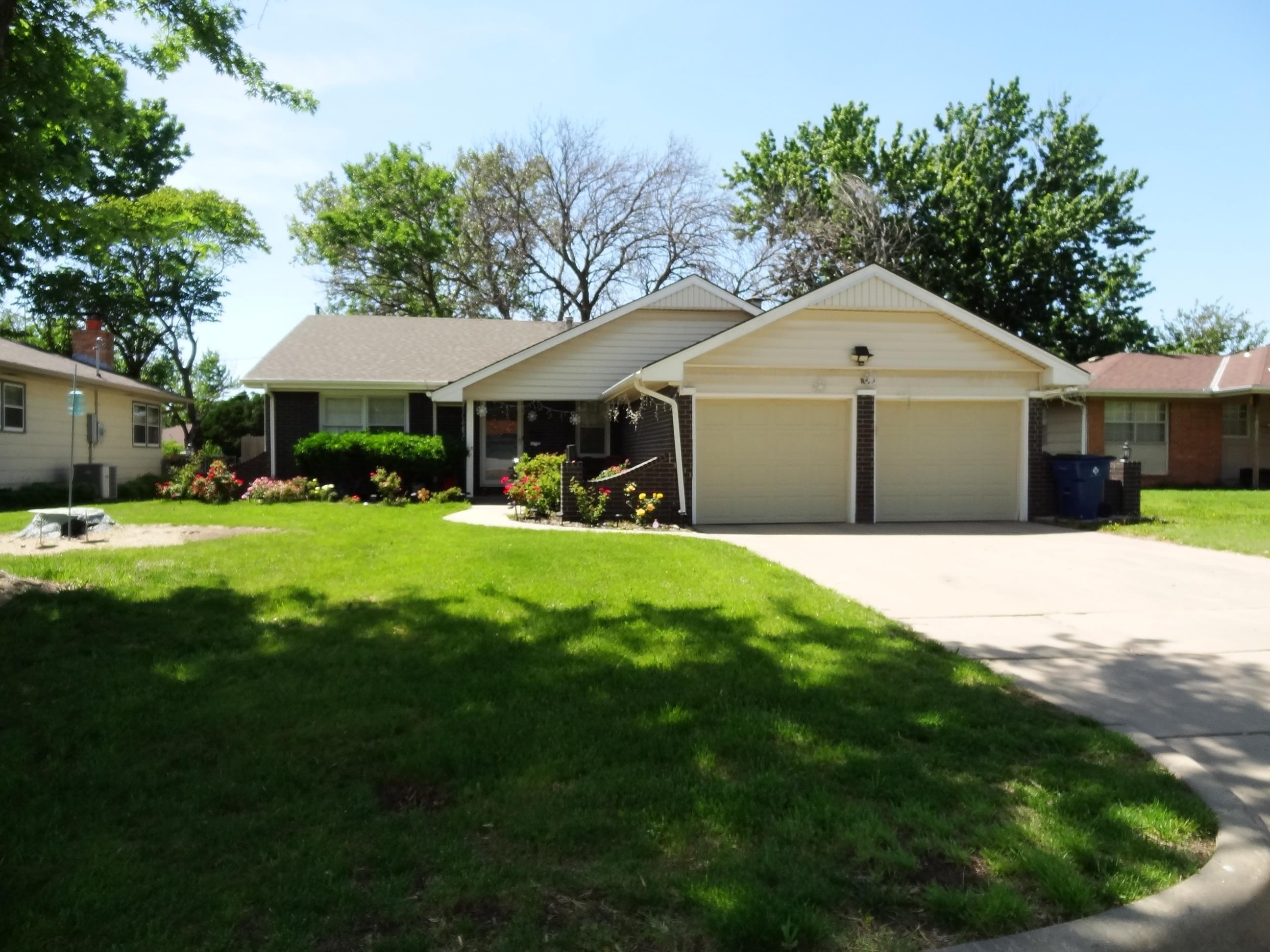 1009 S Dalton Property Photo 1