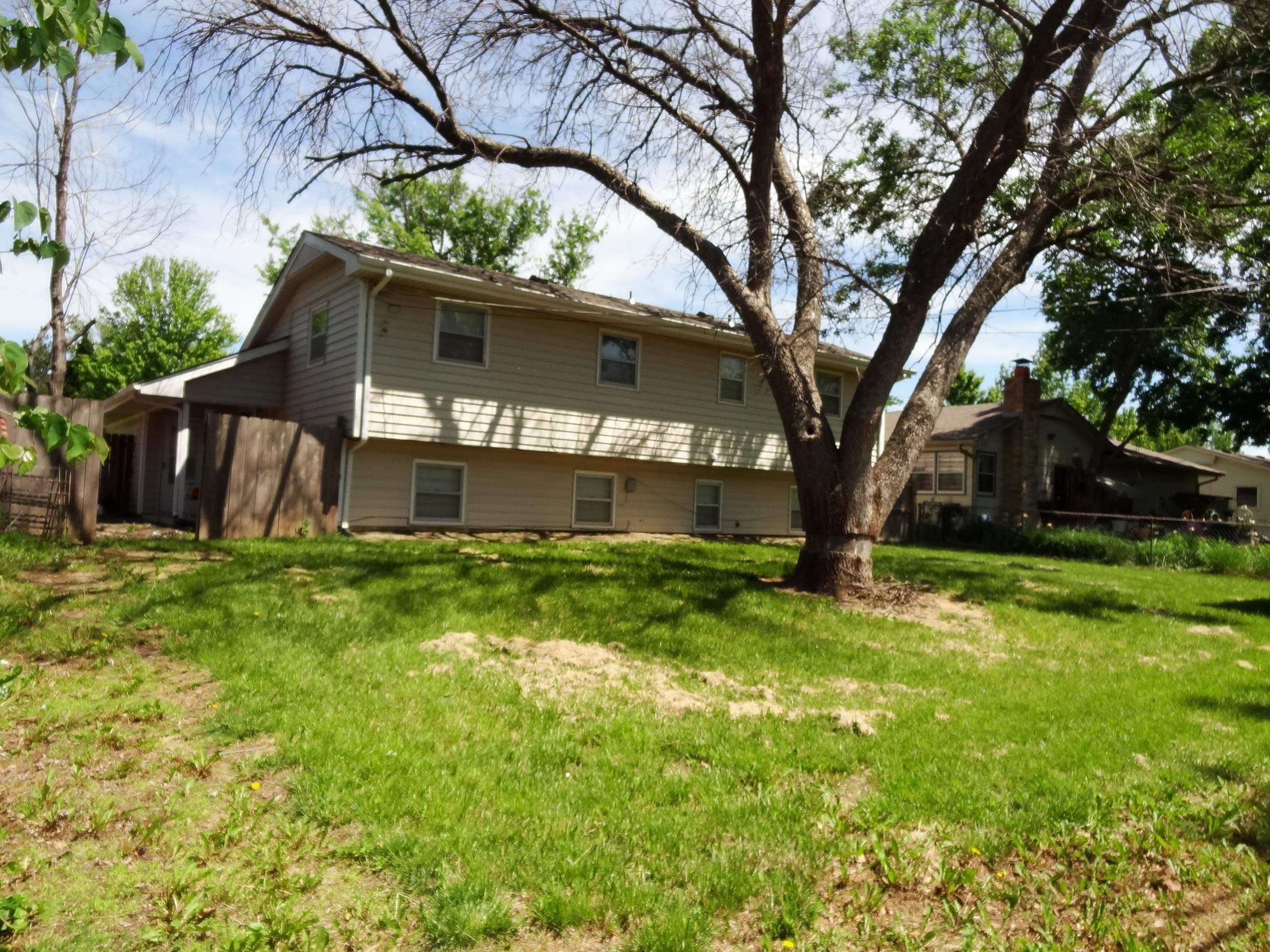 1009 S Dalton Property Photo 14