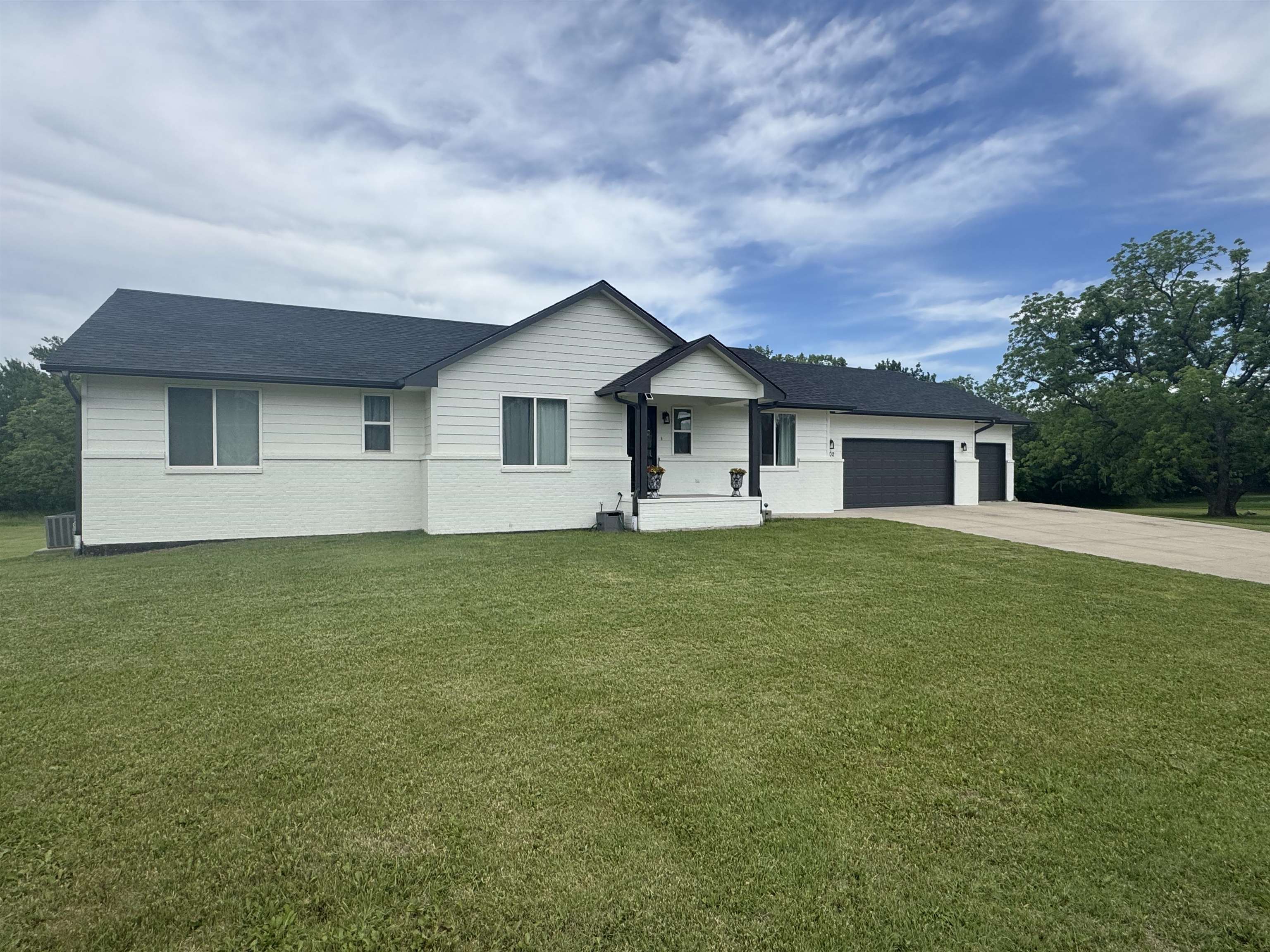 2902 Yaeger Dr Property Photo 1