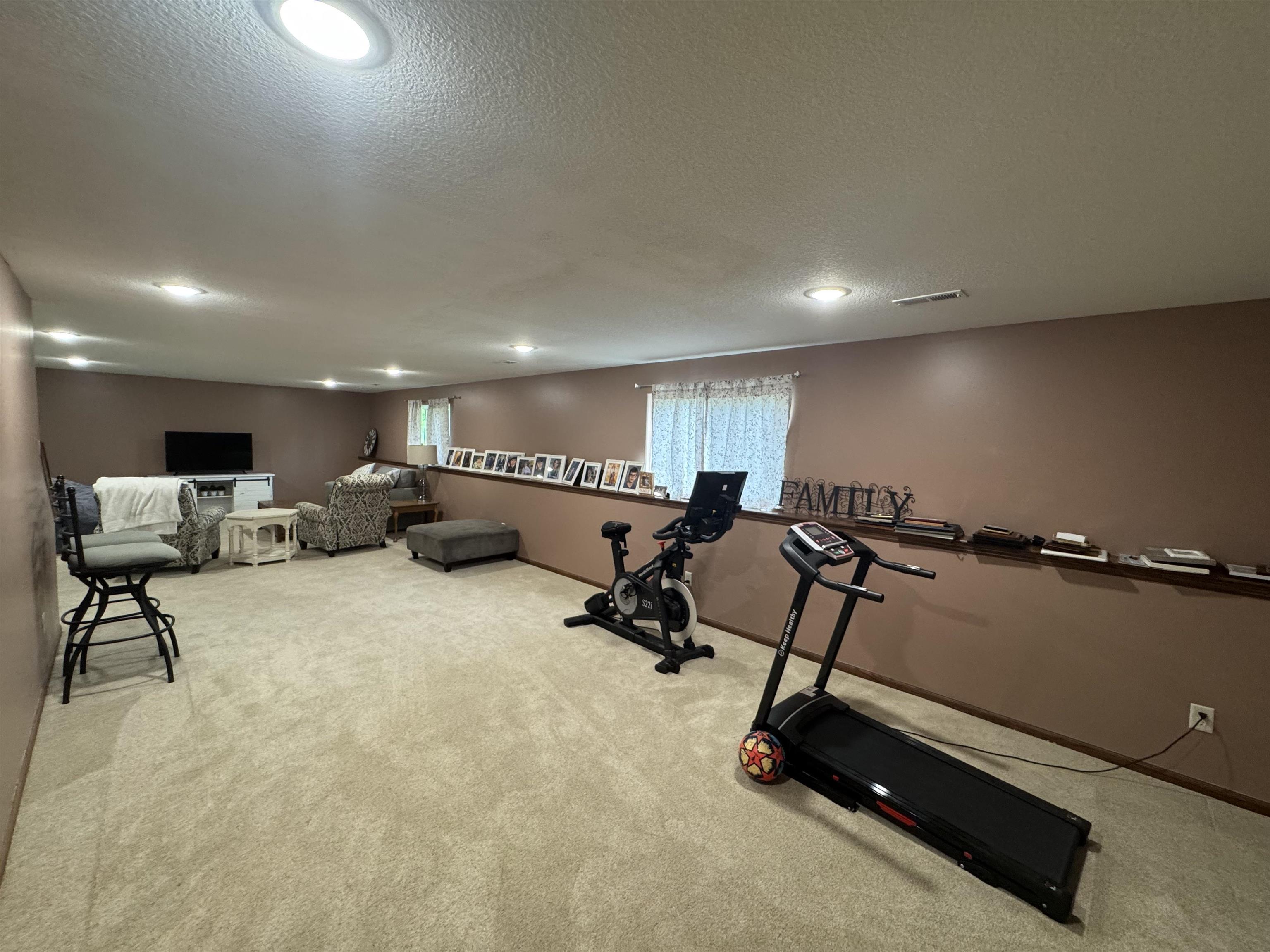 2902 Yaeger Dr Property Photo 24