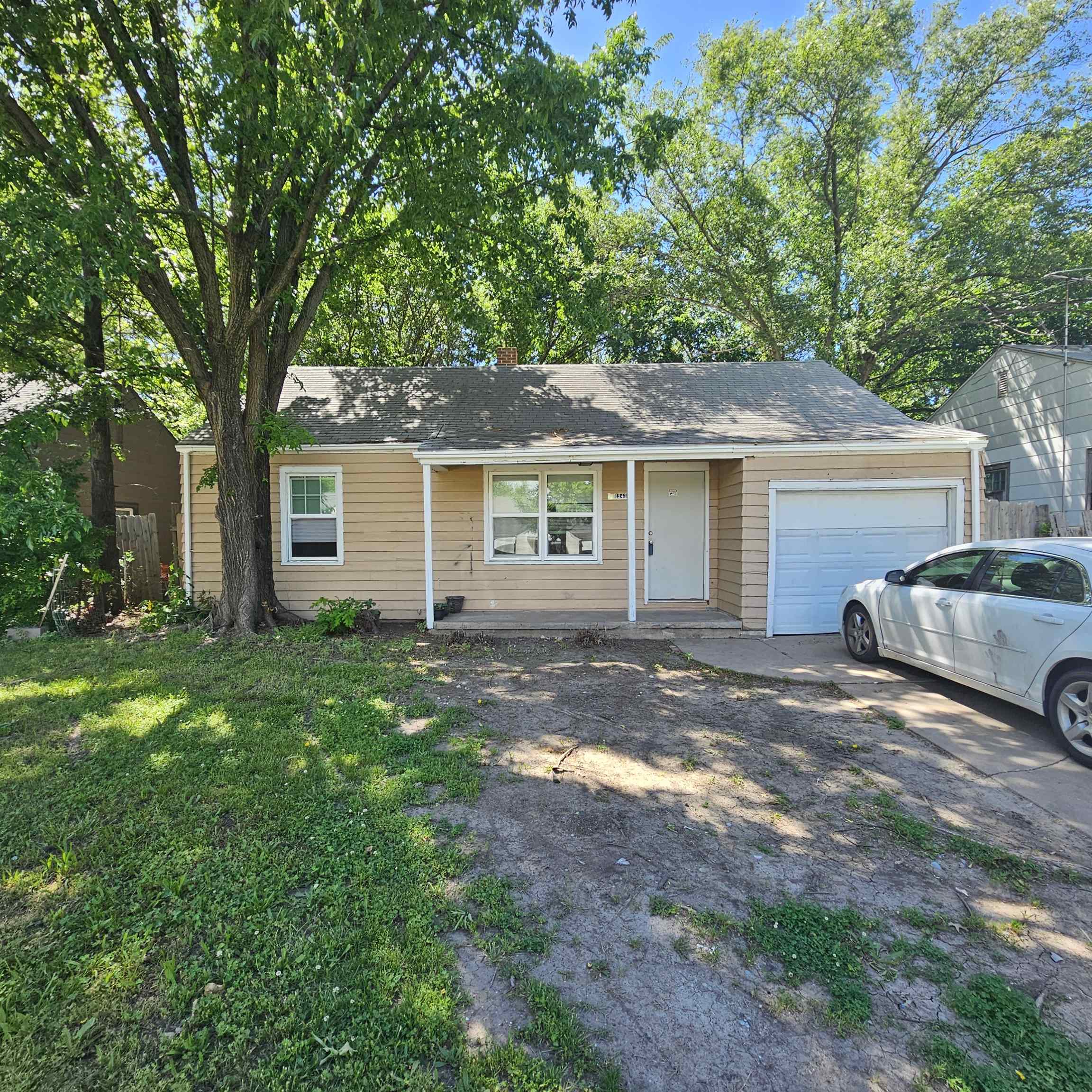 1243 N Dellrose Ave. Property Photo 1