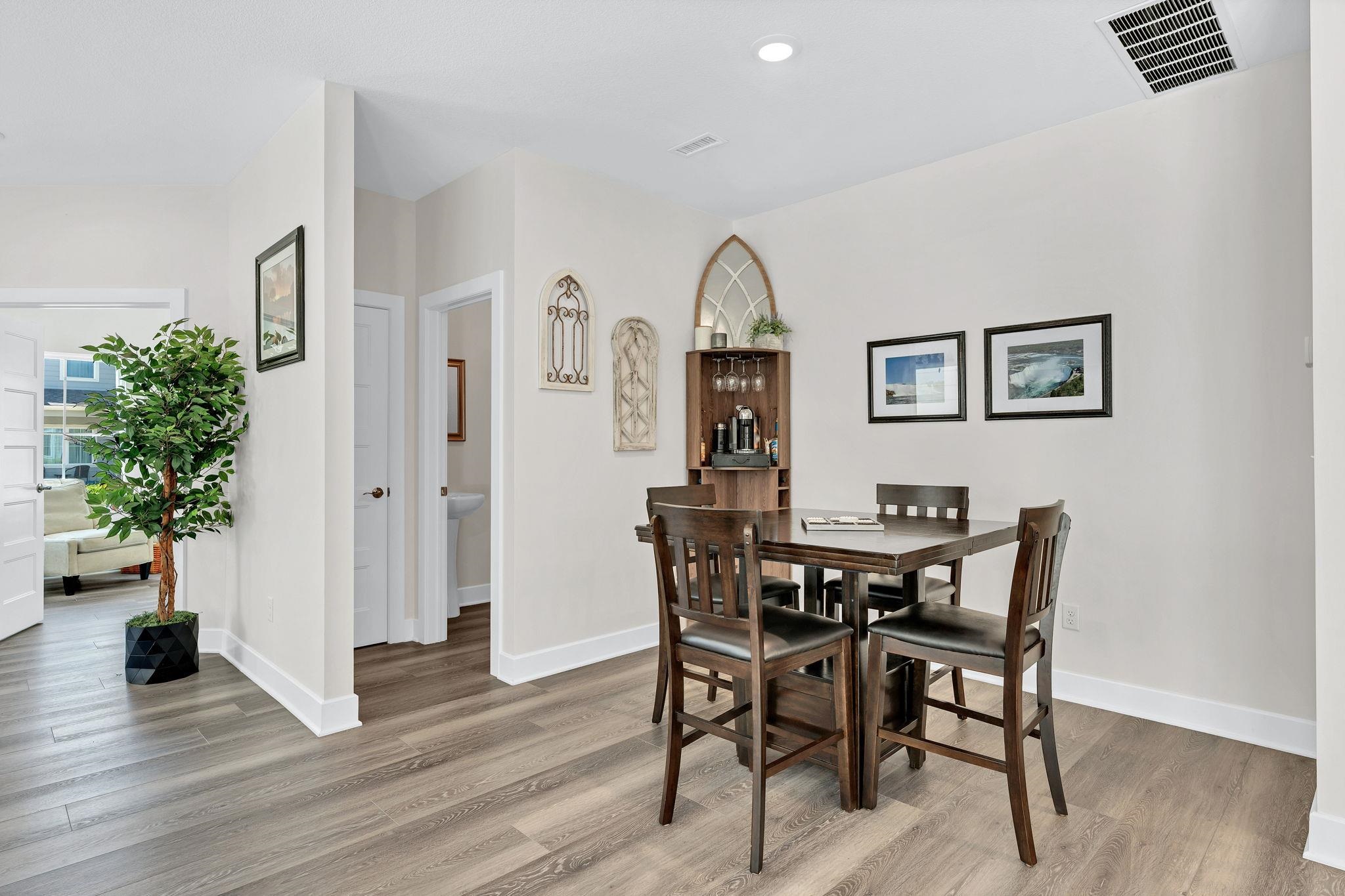 430 E Park Pl Property Photo 6