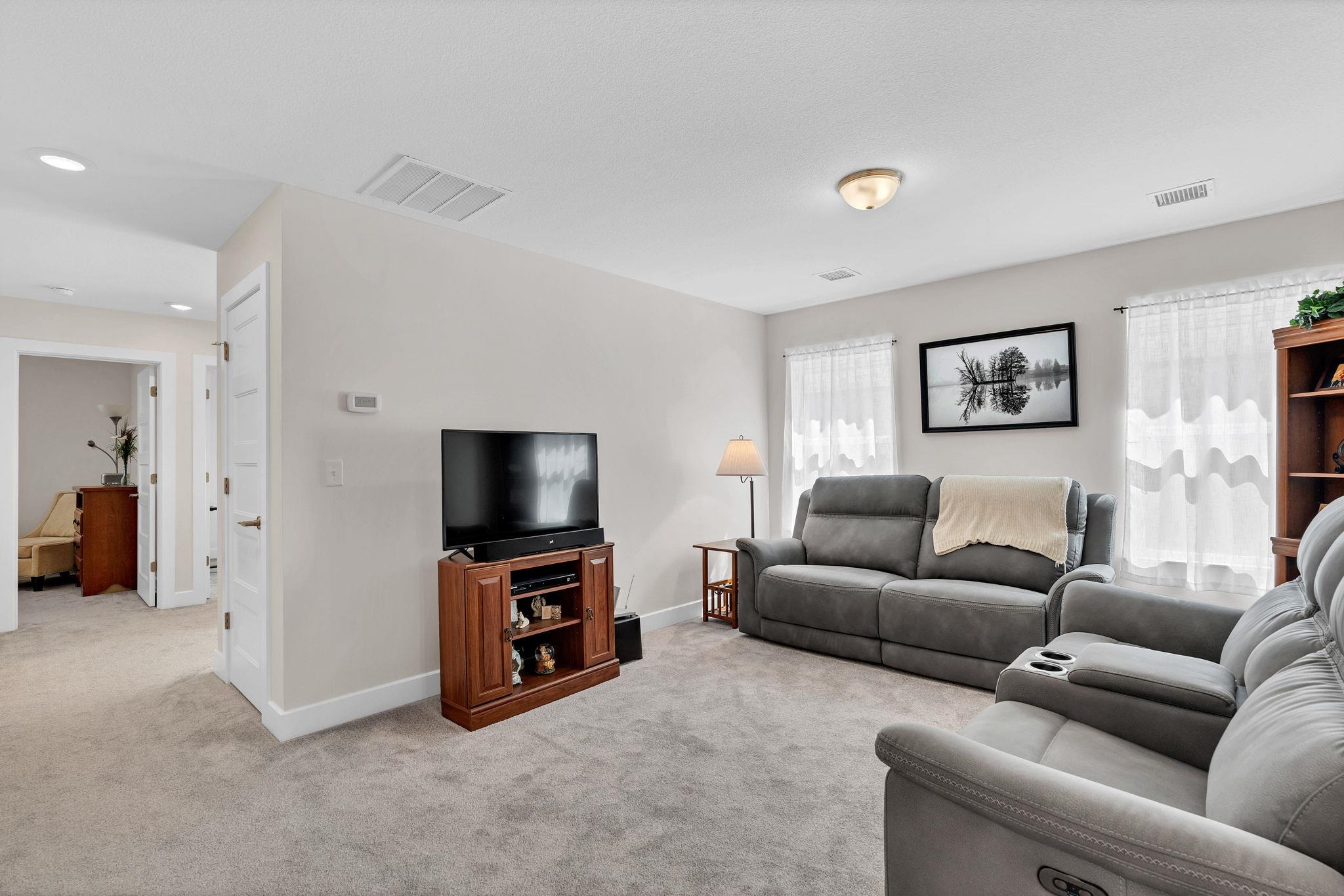 430 E Park Pl Property Photo 12