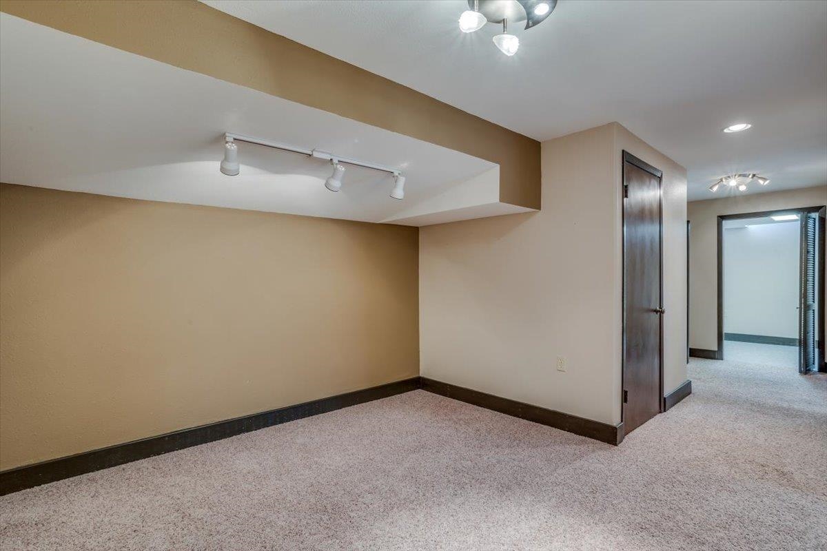 9701 W Harvest Ln Property Photo 33