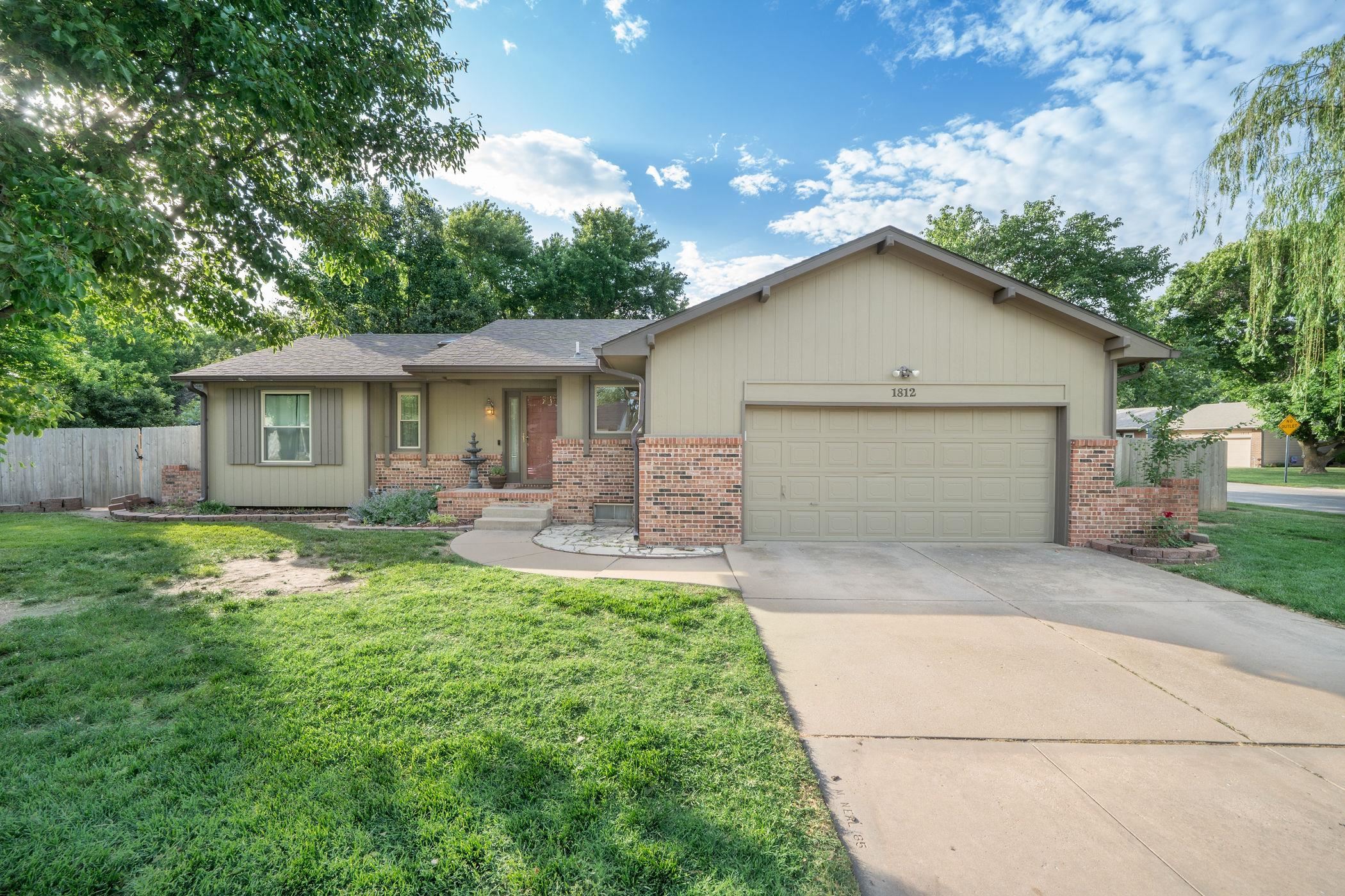 1812 N Cheryl Pl Property Photo 1