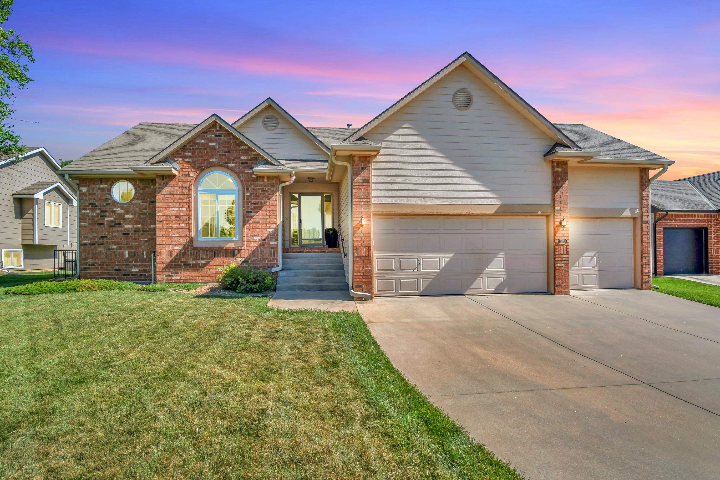 11310 E Killarney Cir Property Photo 1