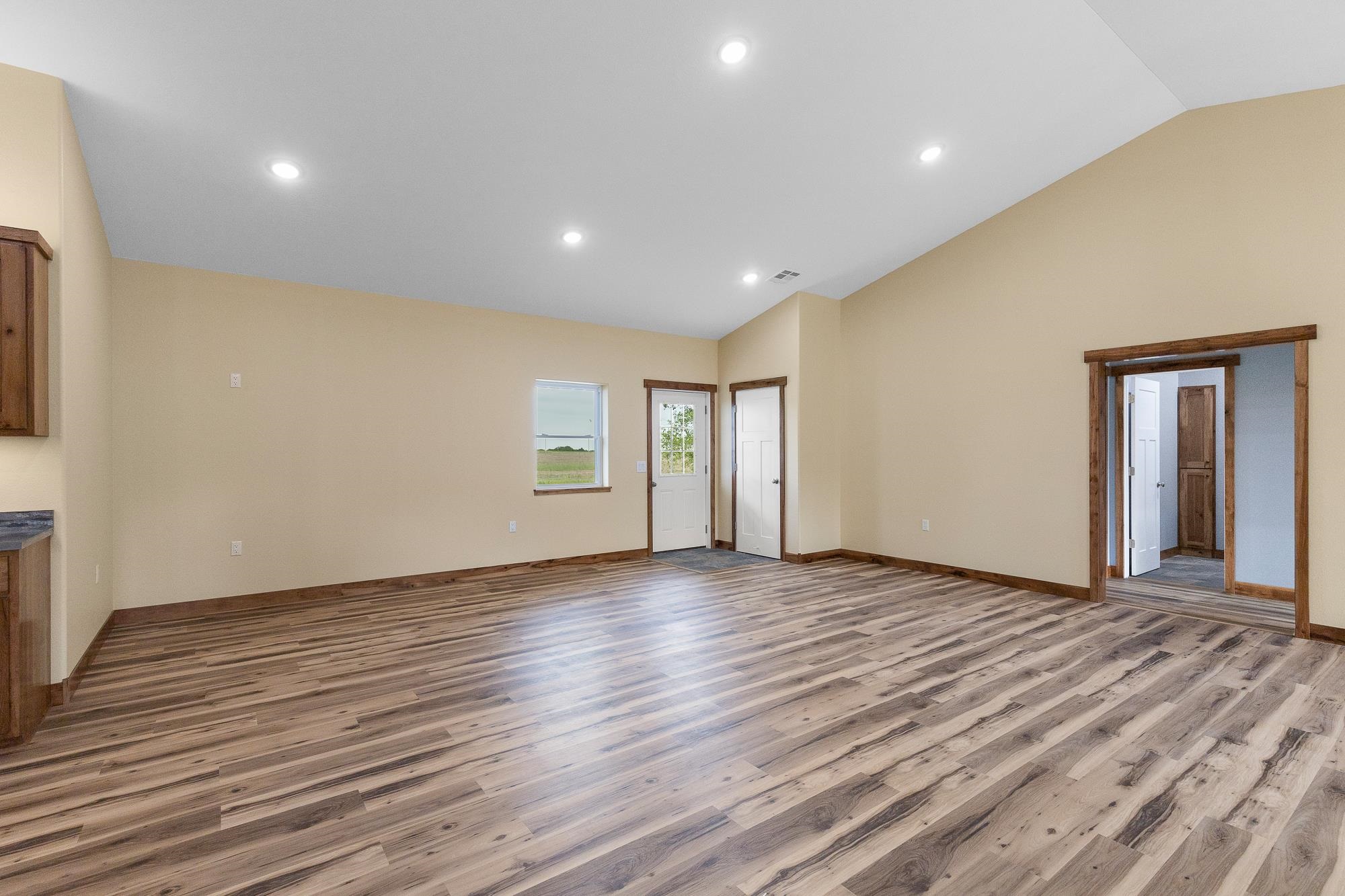 2592 Ne 10 St Property Photo 4
