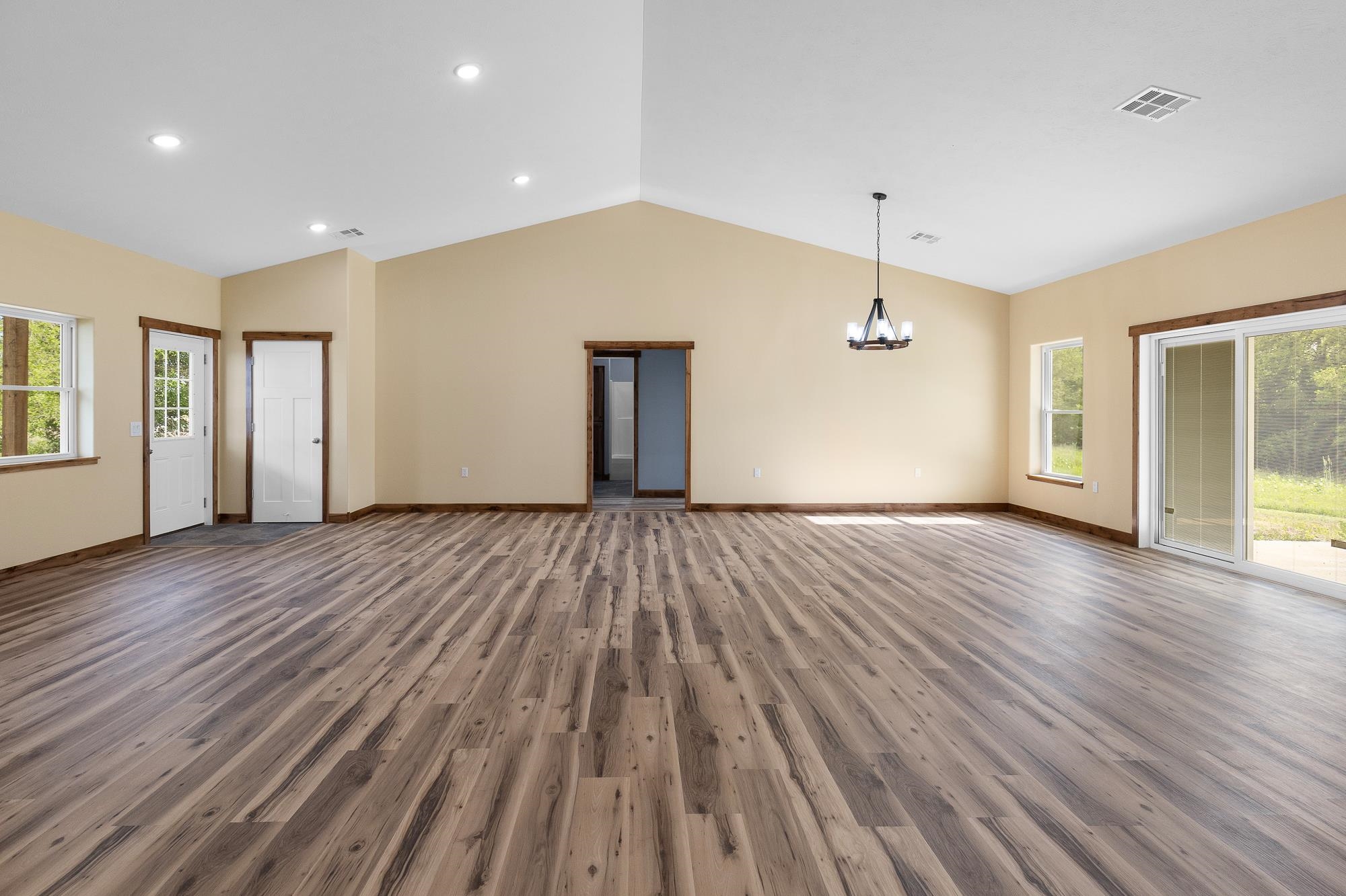 2592 Ne 10 St Property Photo 5