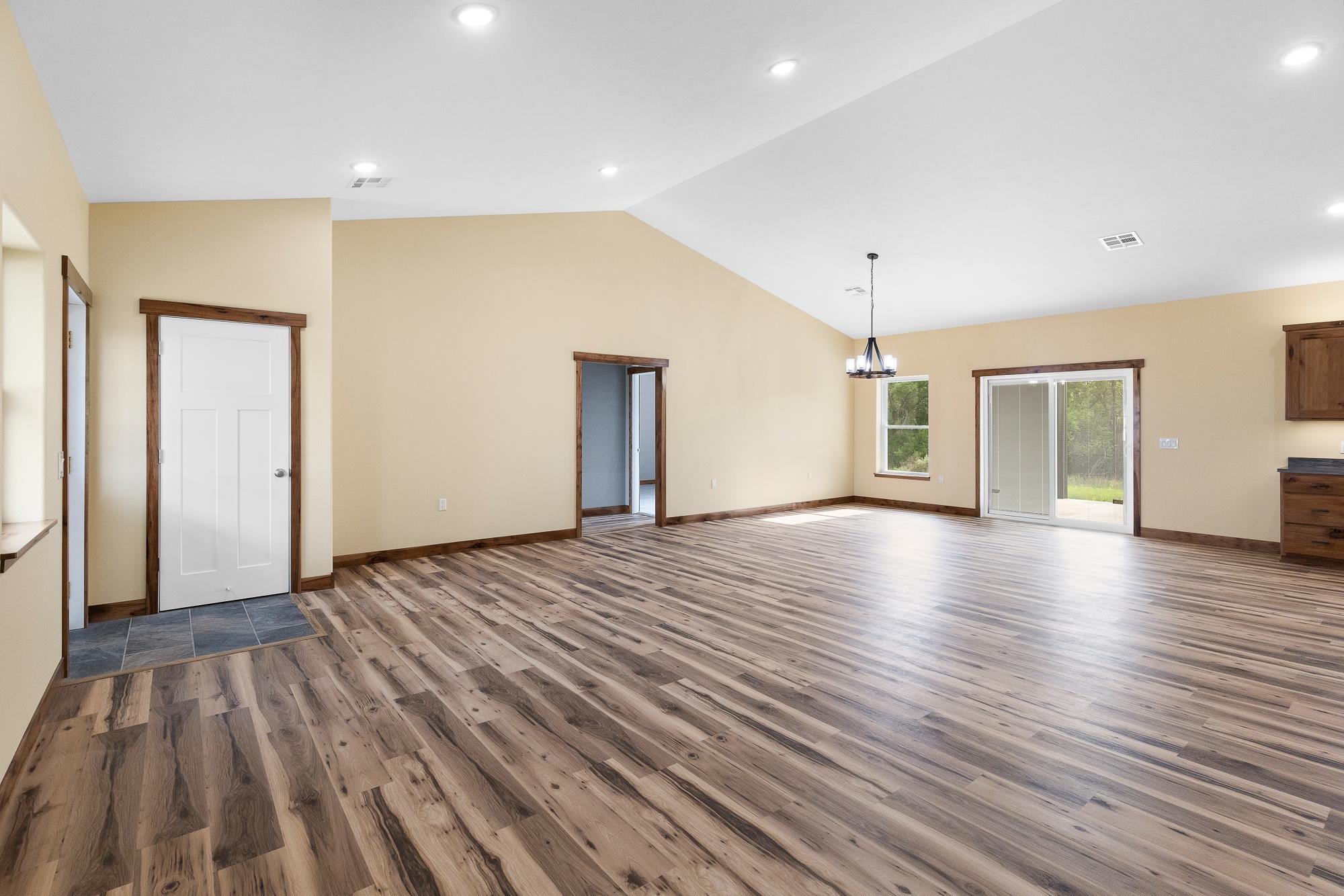2592 Ne 10 St Property Photo 6