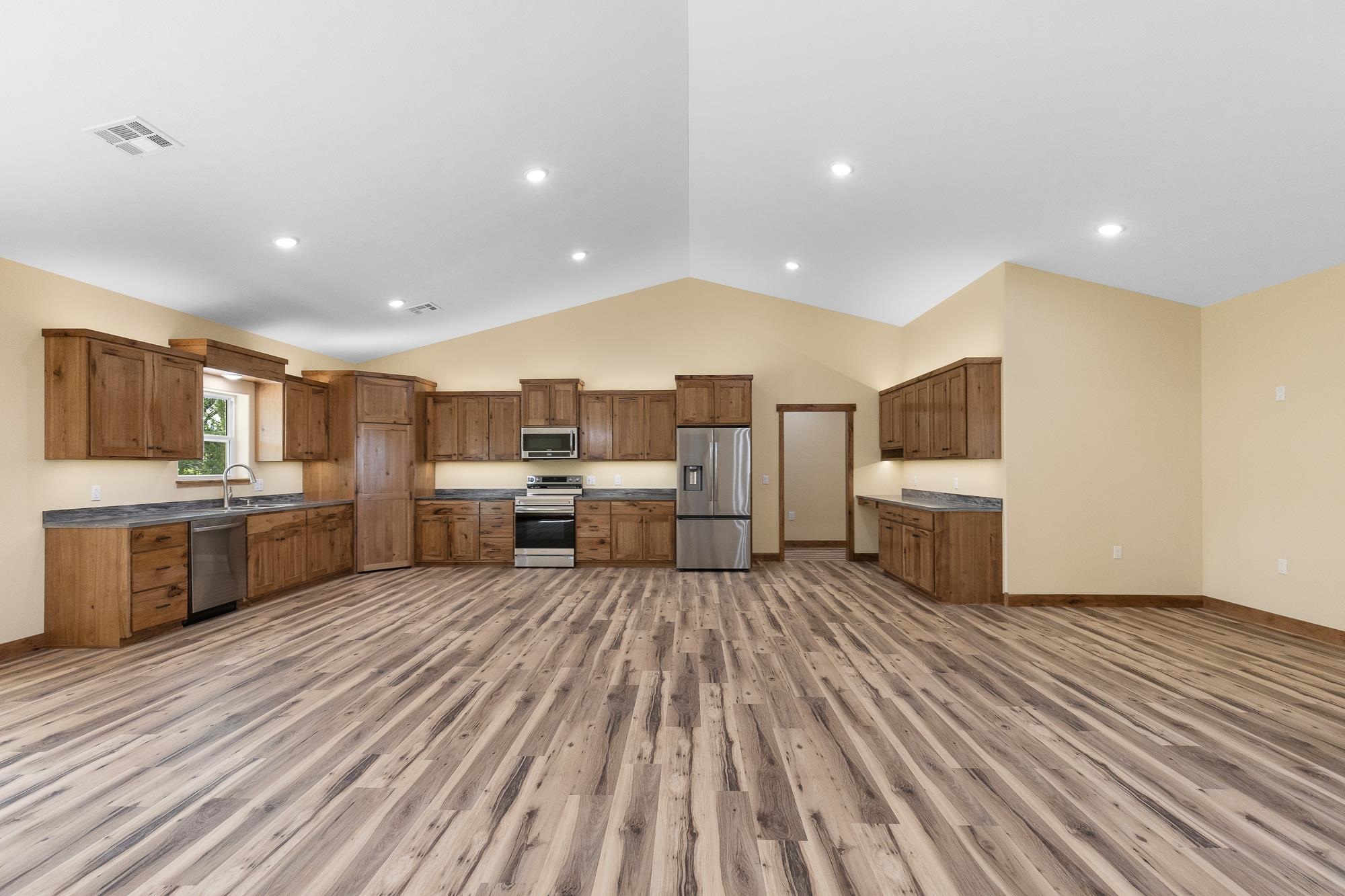 2592 Ne 10 St Property Photo 9