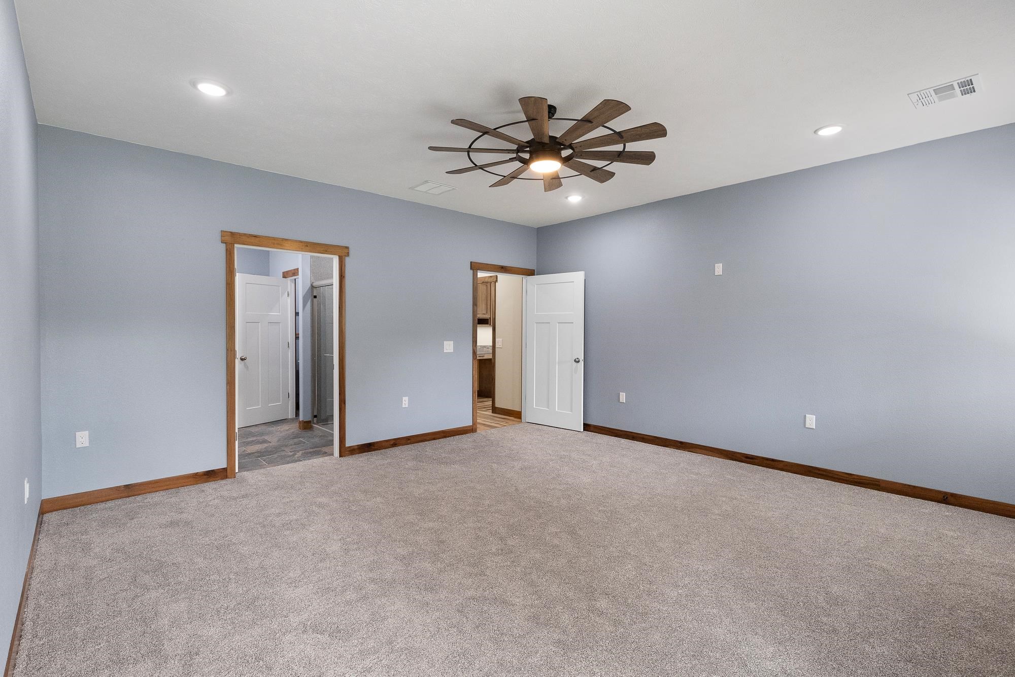 2592 Ne 10 St Property Photo 16