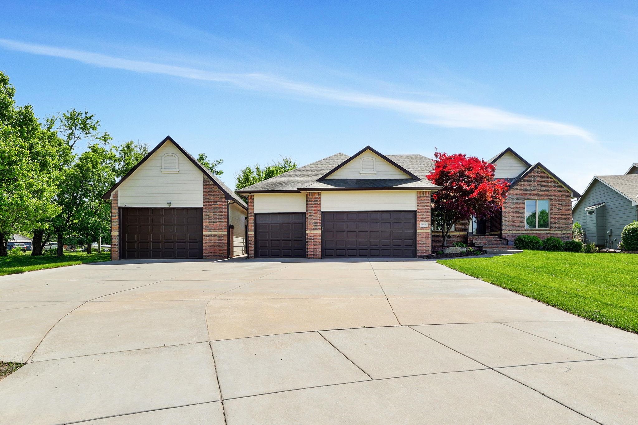 15811 W McCormick