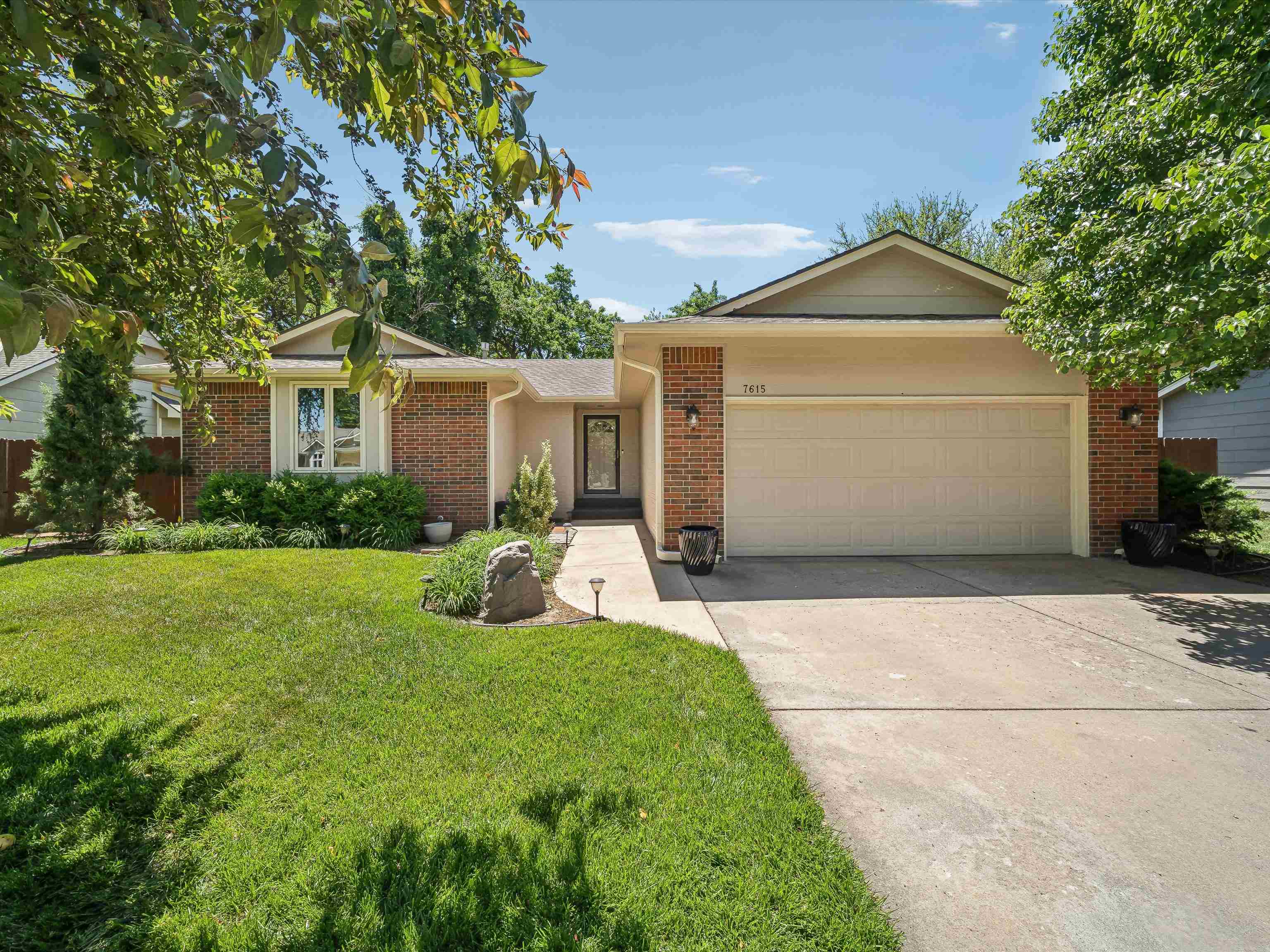 7615 W Westlawn St Property Photo 1