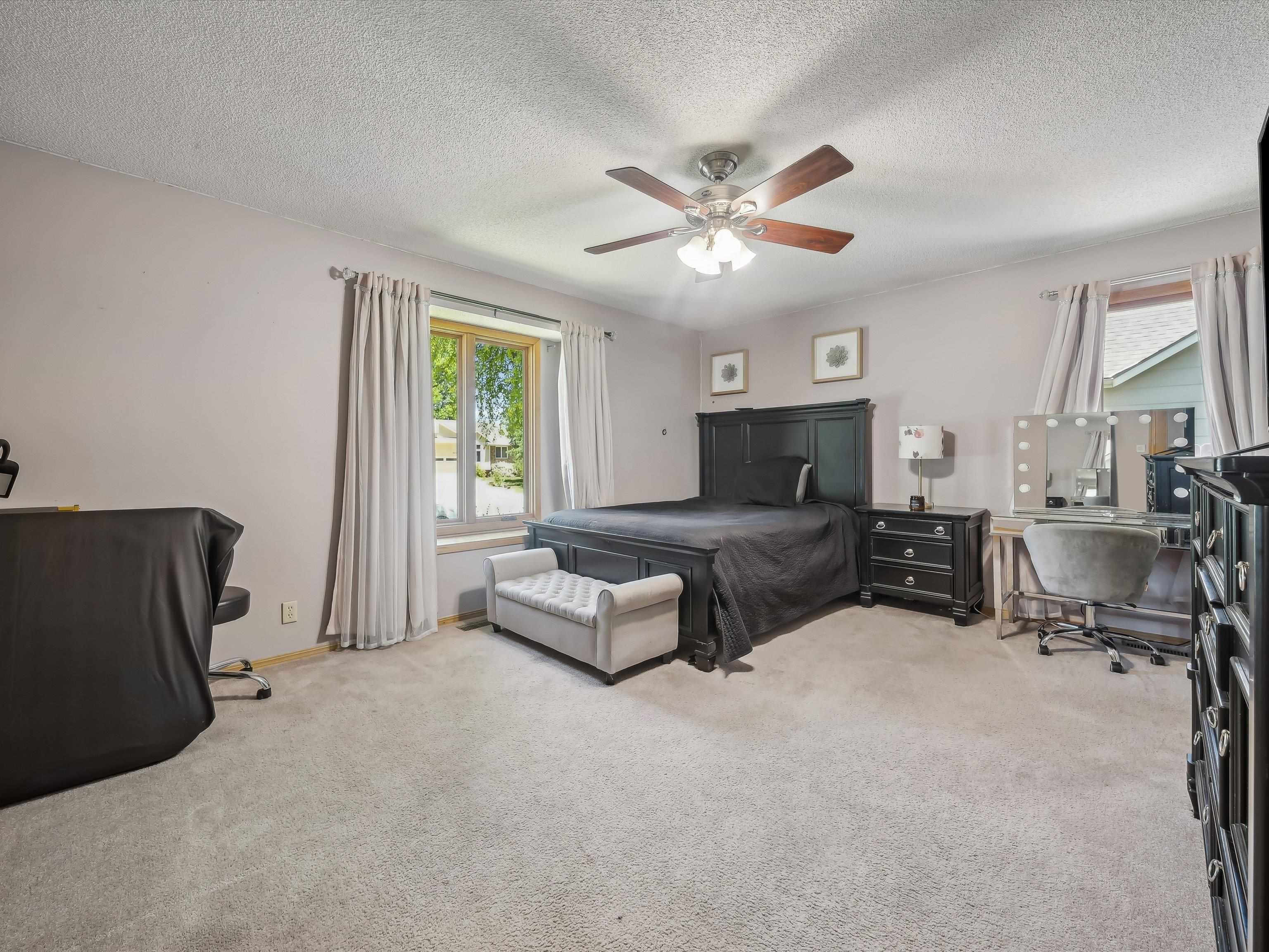 7615 W Westlawn St Property Photo 14