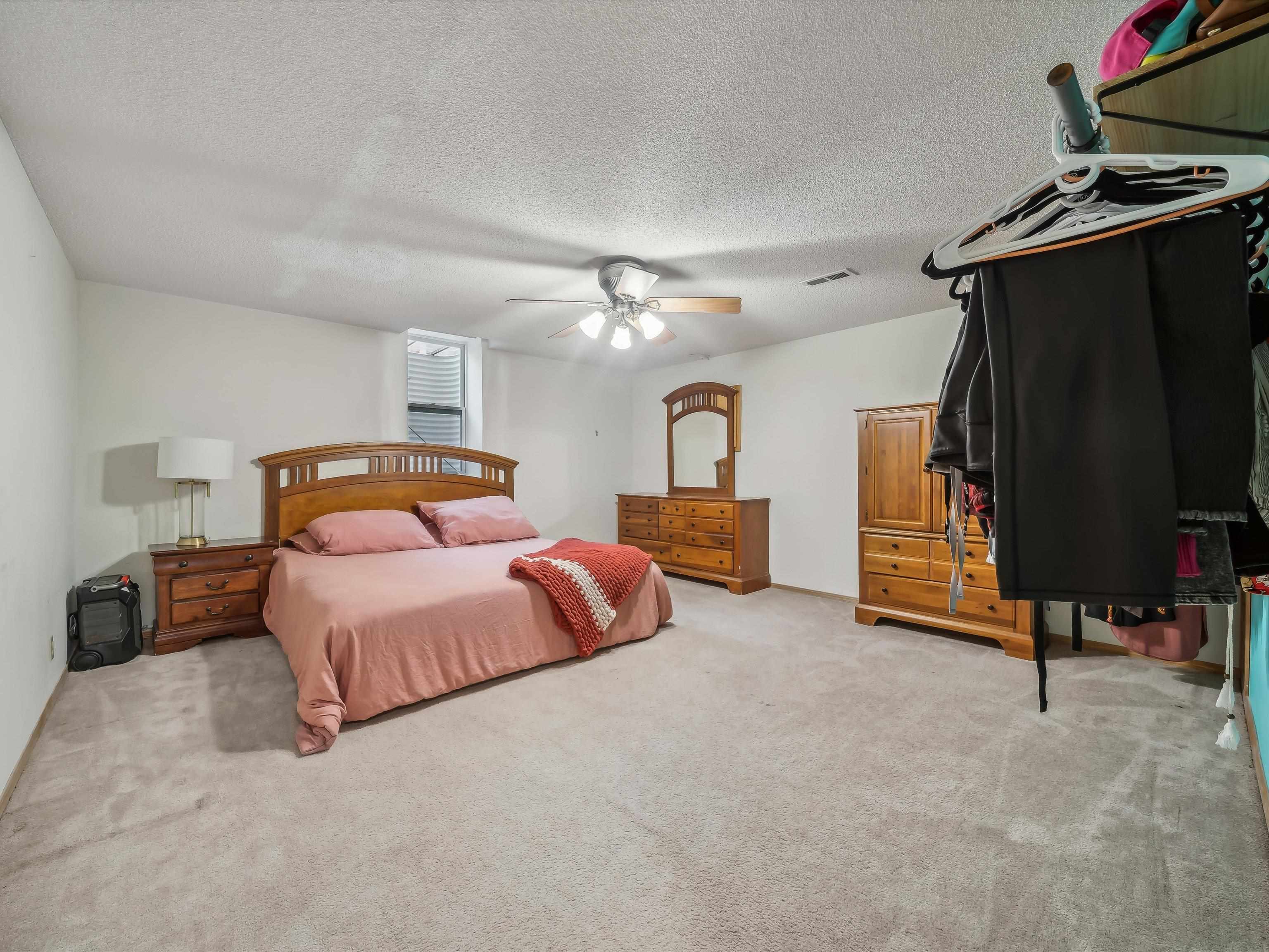 7615 W Westlawn St Property Photo 22