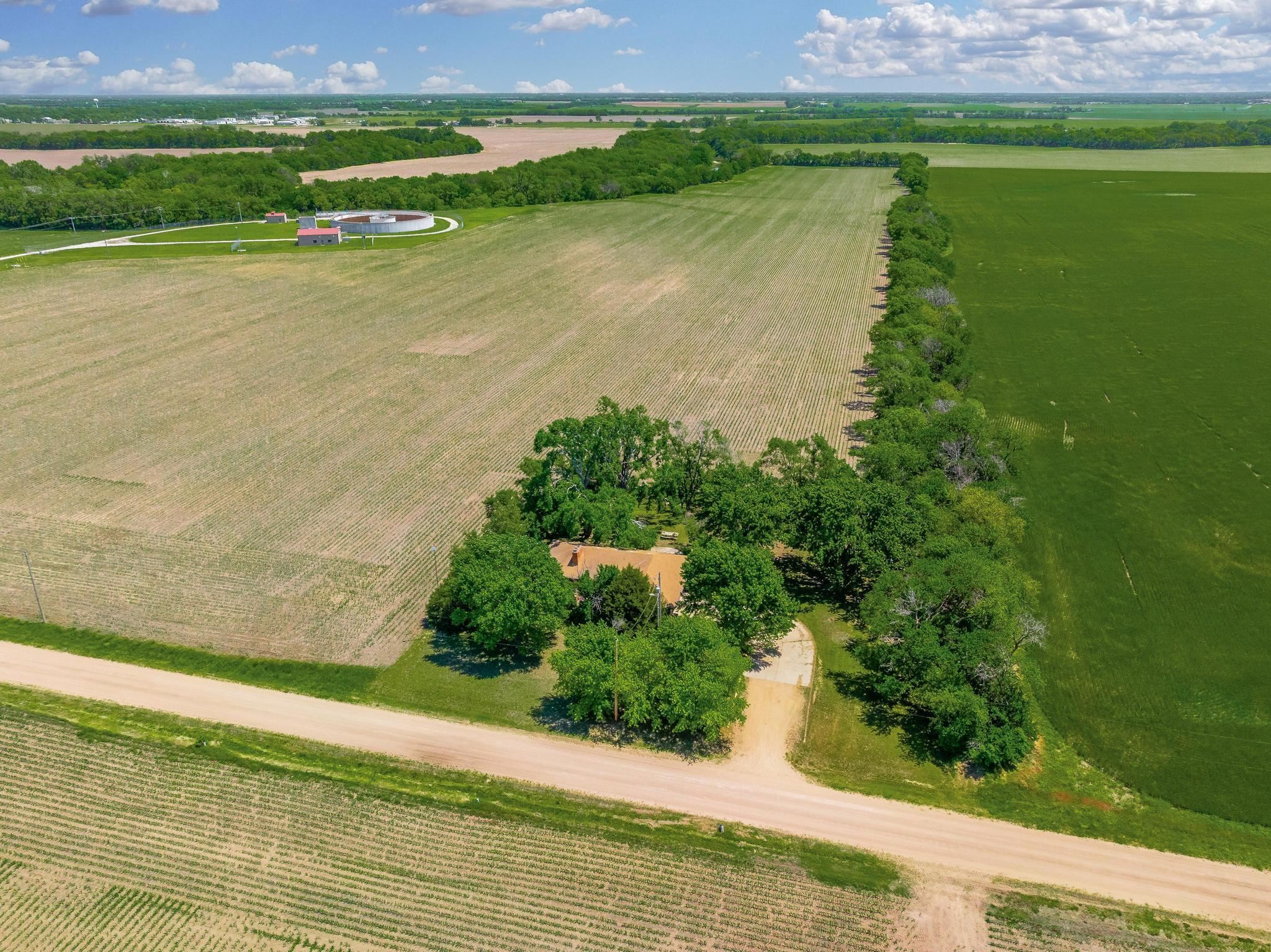 11602 N Tyler Rd Property Photo 1