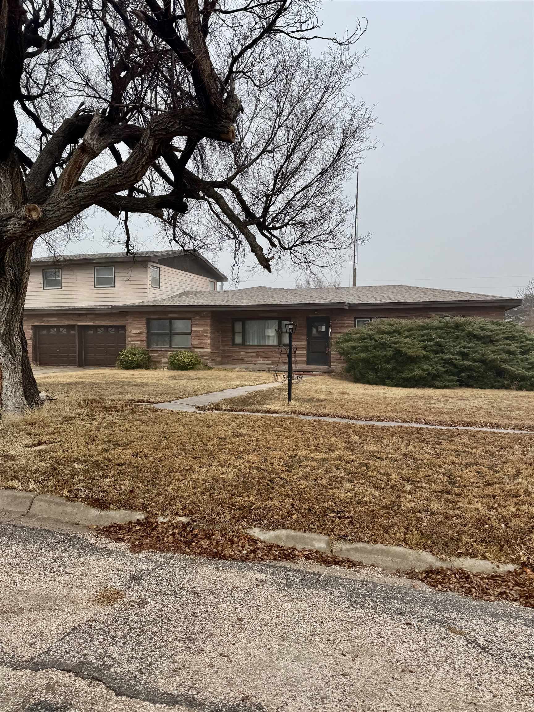 216 S Poplar