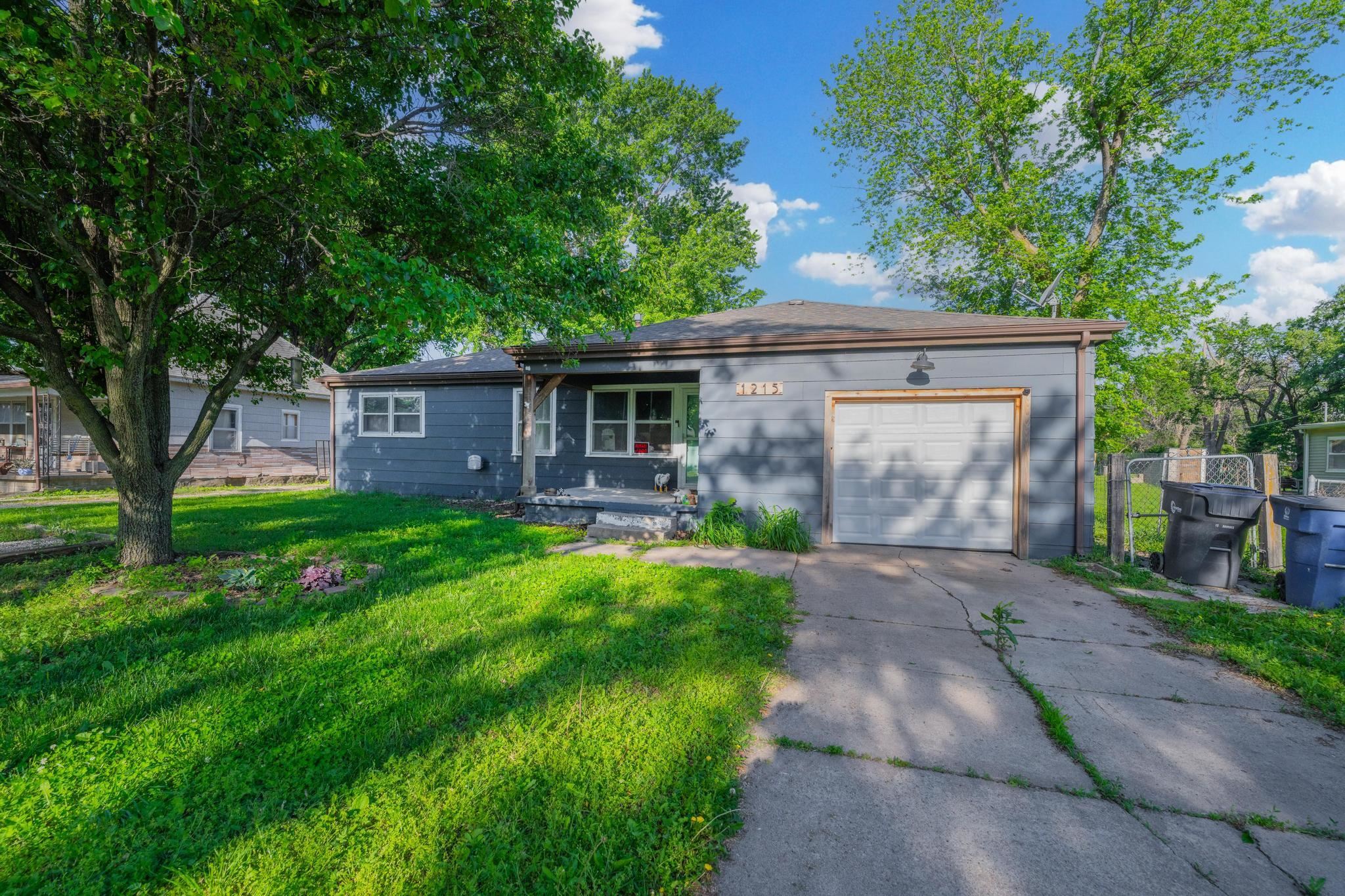 1215 N Logan St Property Photo 1