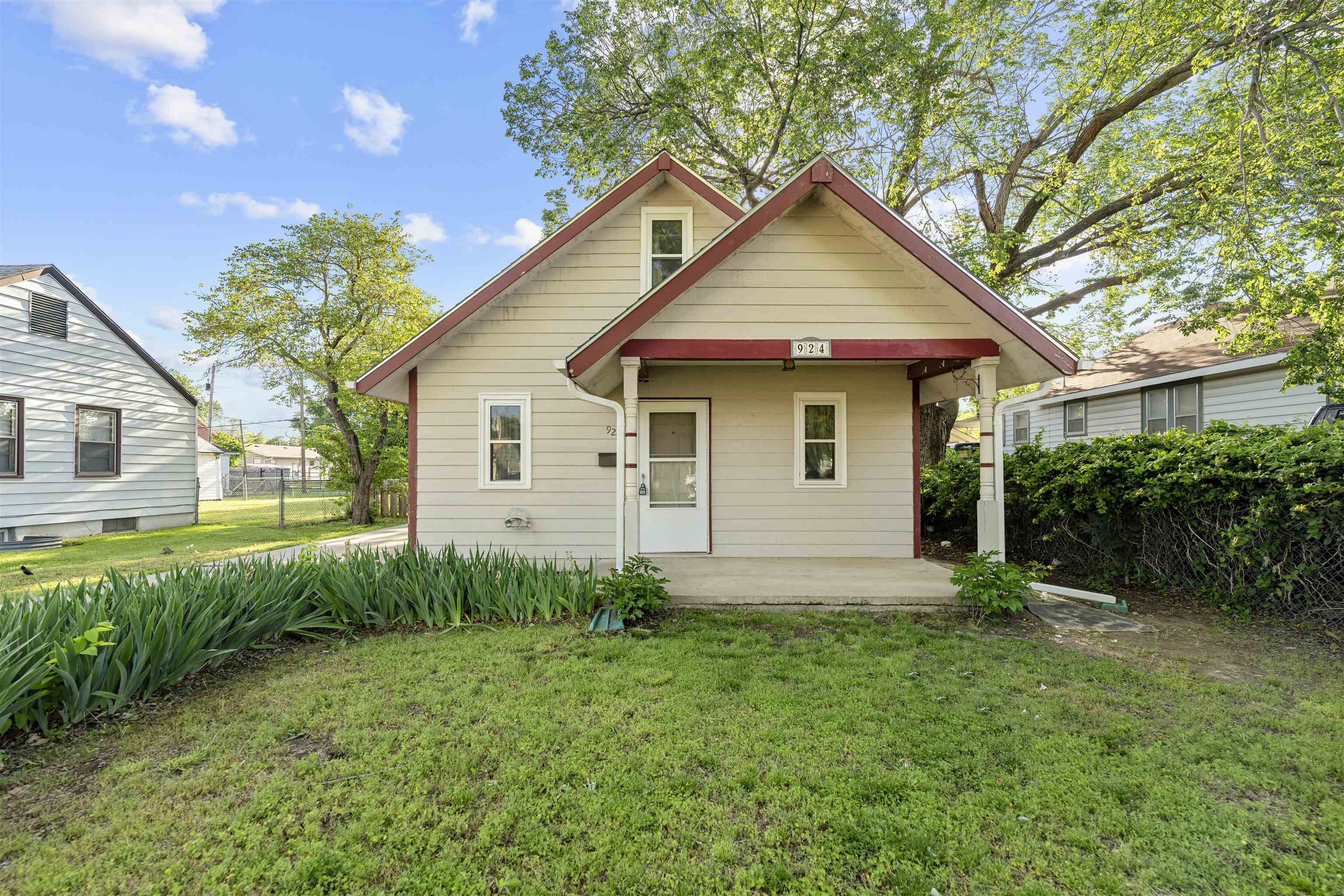 924 Custer Property Photo 1
