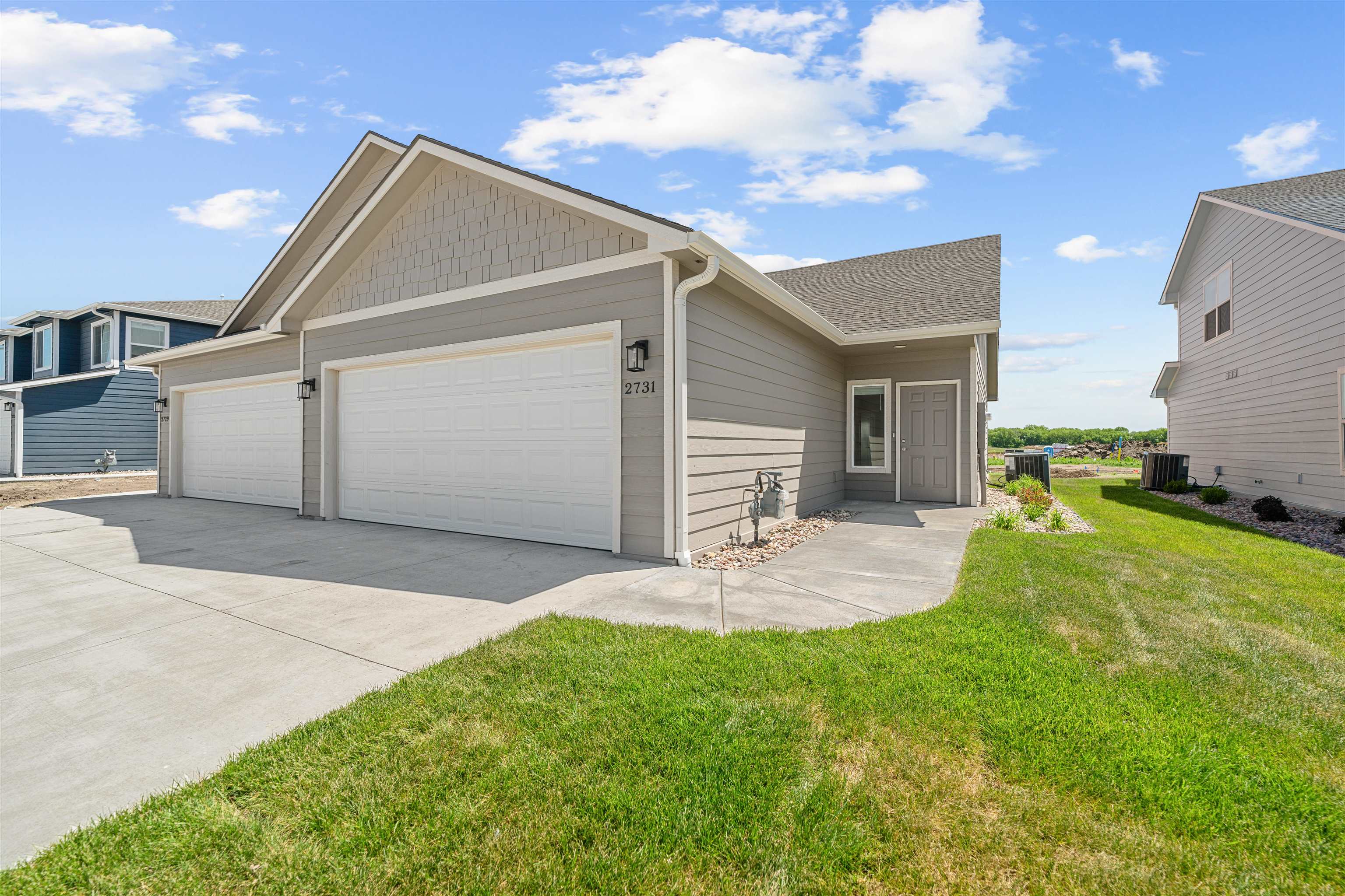 2731 Tim Rogers Ln Property Photo 1