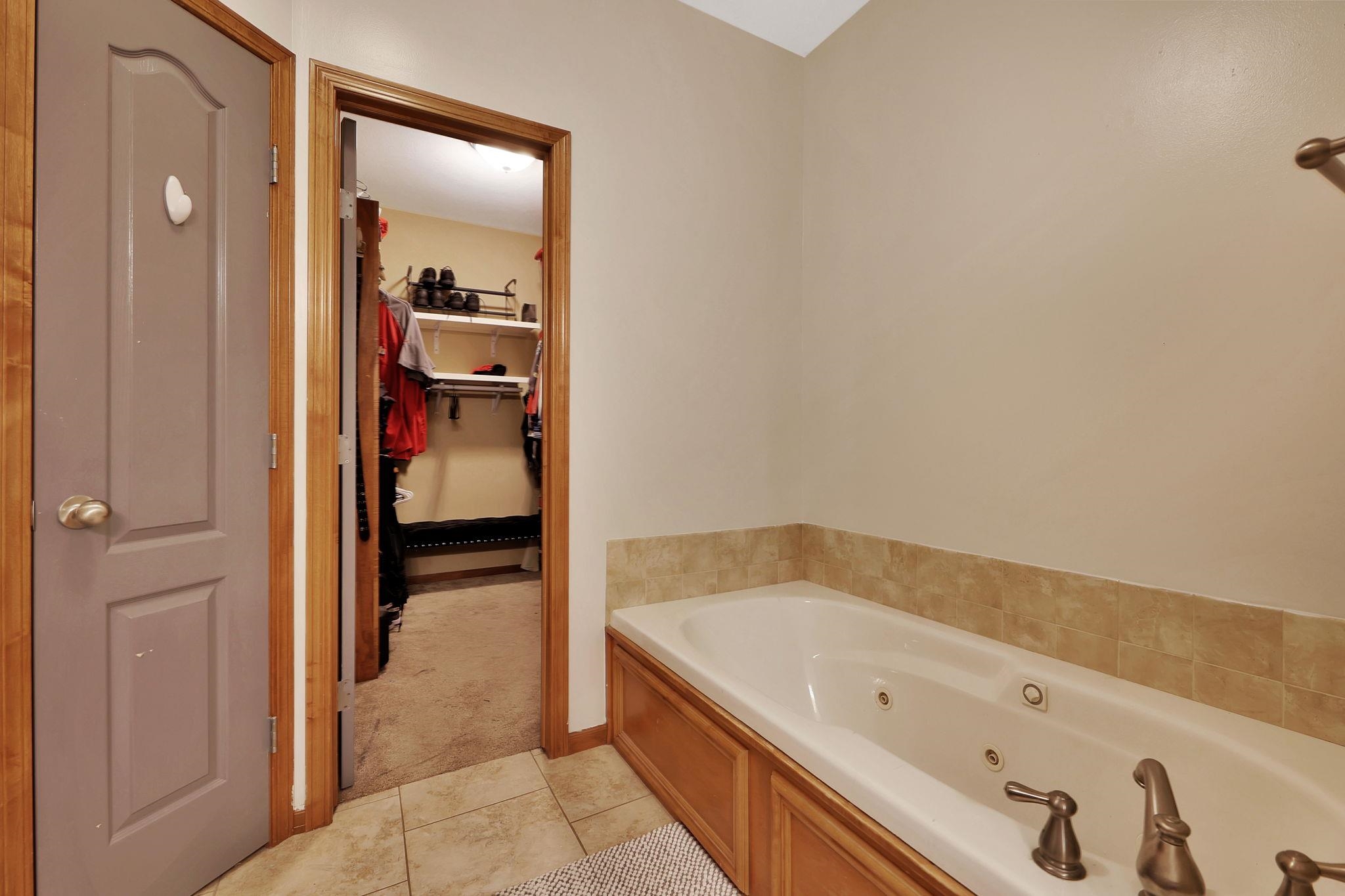 3209 S Bluelake Ct Property Photo 21