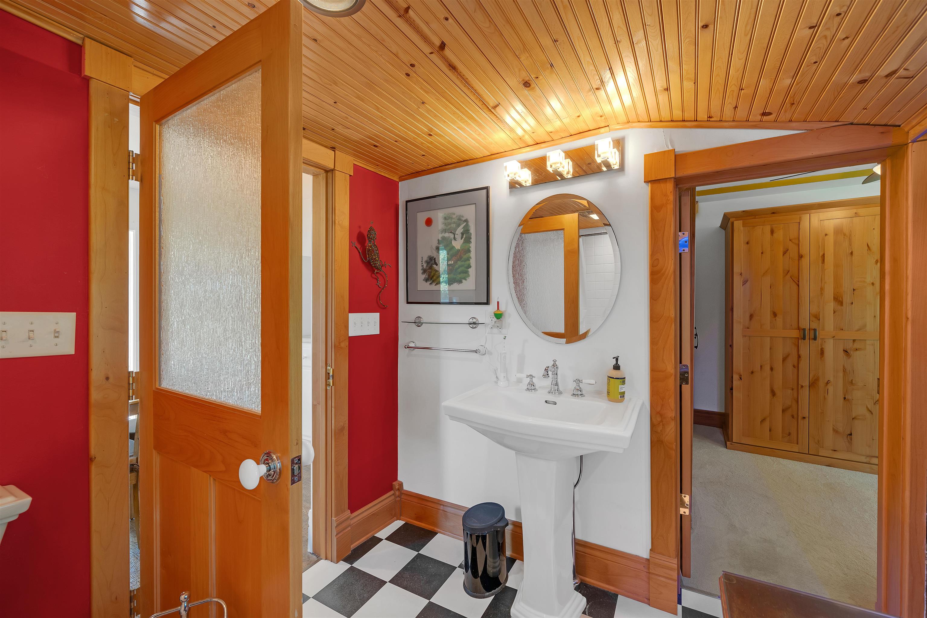 1924 40th Property Photo 15