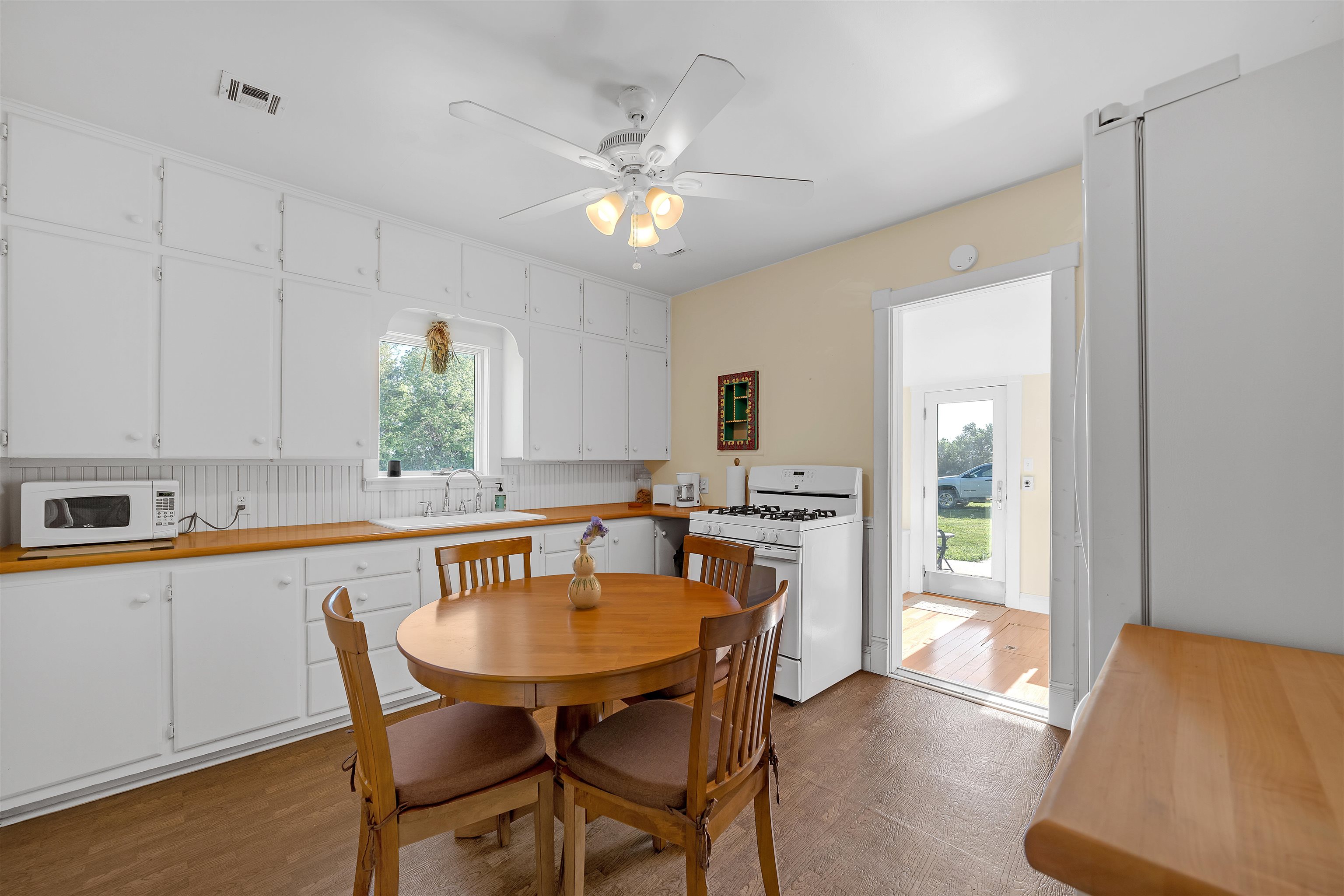 1924 40th Property Photo 17