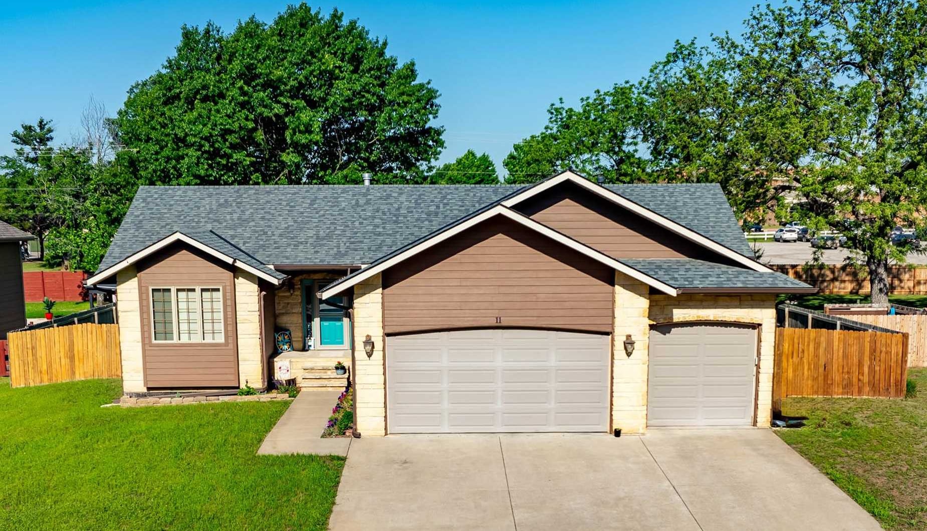 11 Honeysuckle Ct