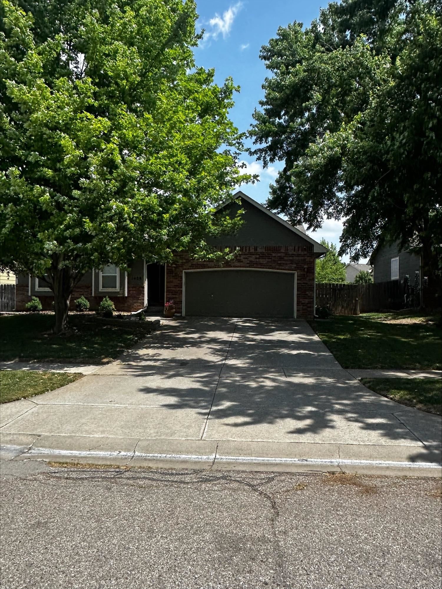 1438 S Hilltop Property Photo 1