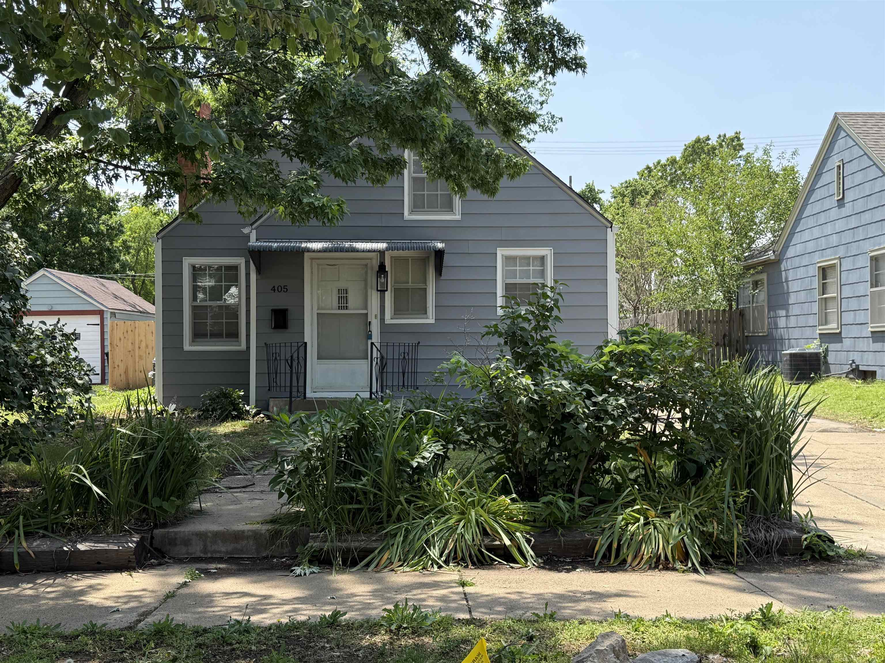 405 W Kirwin Ave Property Photo 1
