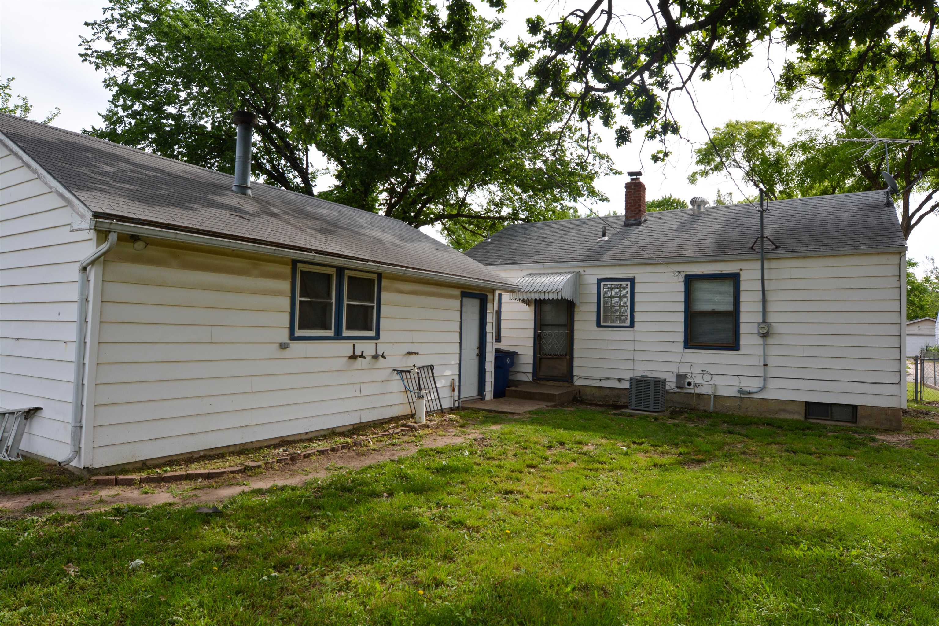 2209 S Ellis Ave. Property Photo 19