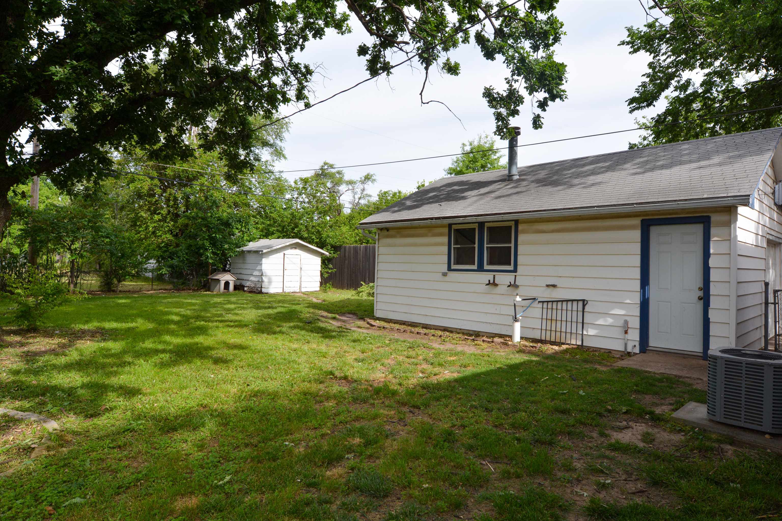 2209 S Ellis Ave. Property Photo 21