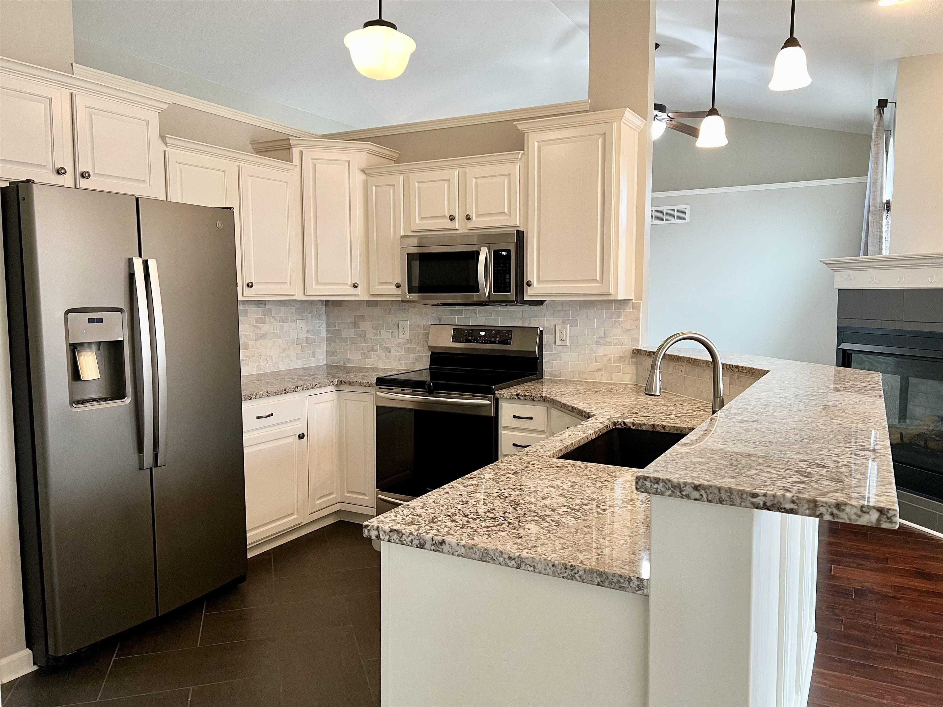 13822 W Texas Ct Property Photo 3