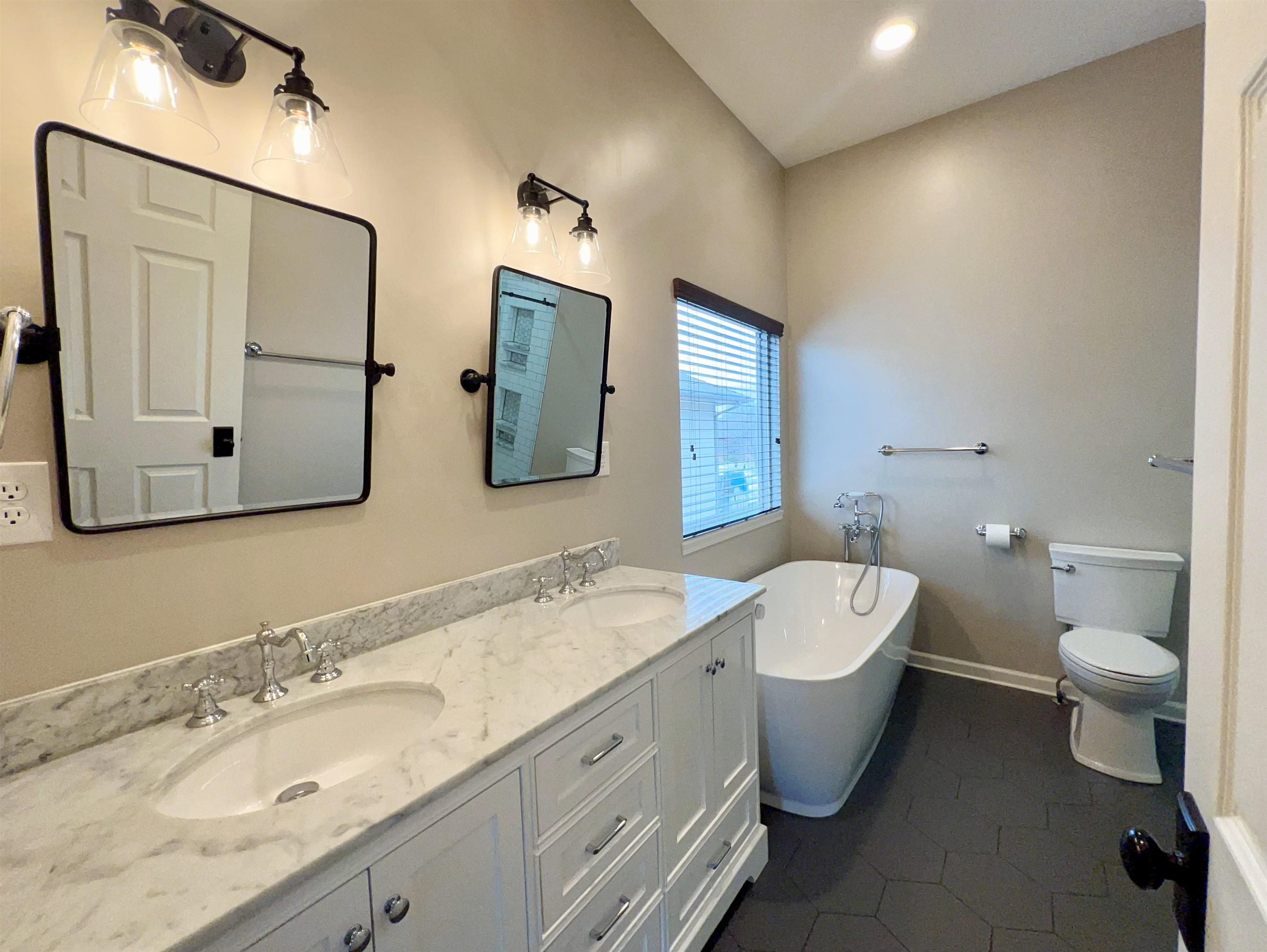 13822 W Texas Ct Property Photo 10