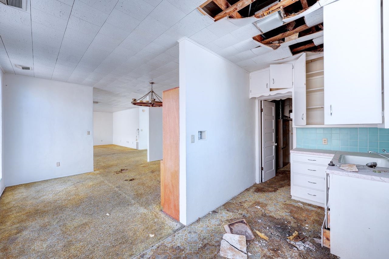 301 S Summit St Property Photo 32