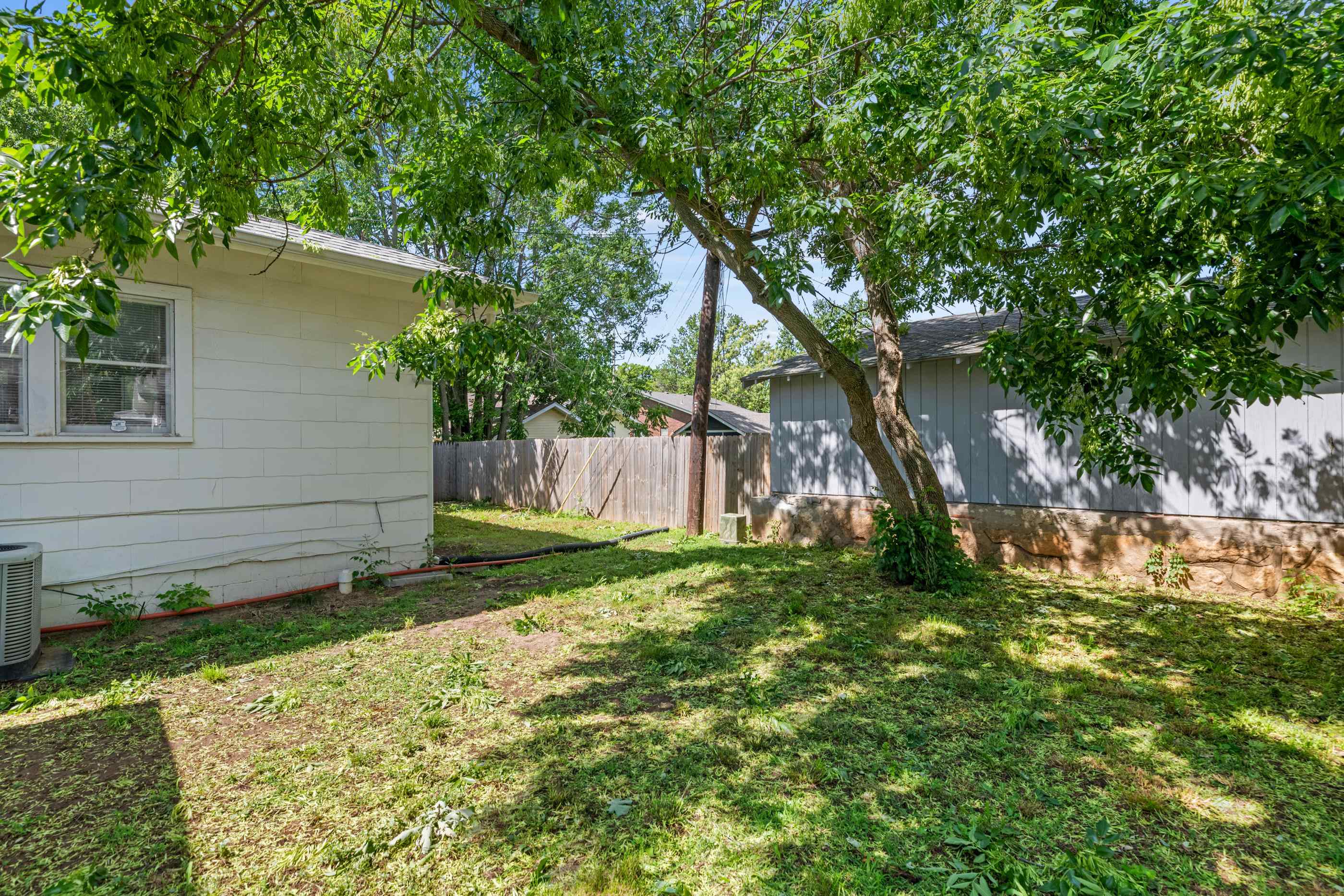 409 N Houser Dr Property Photo 5