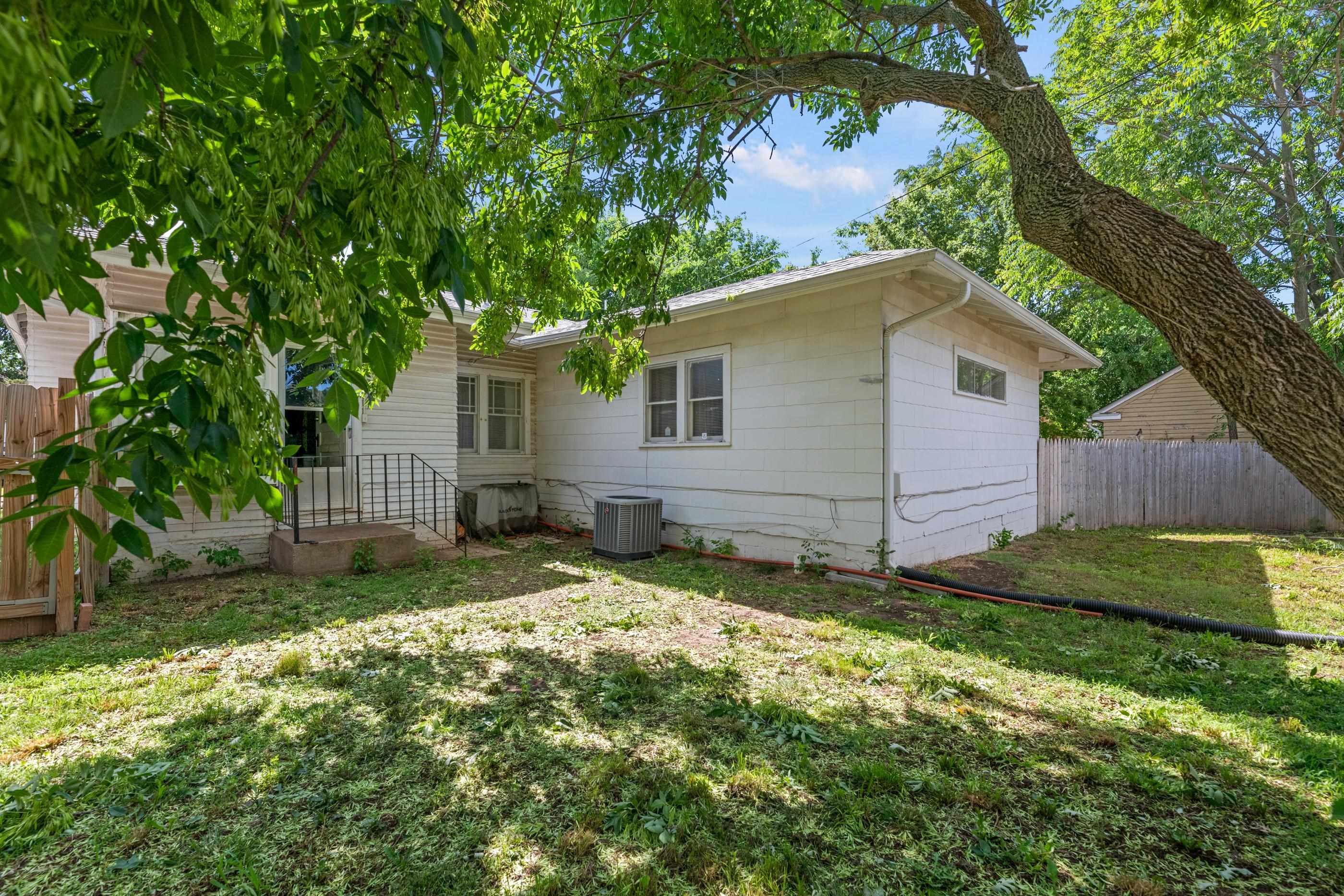 409 N Houser Dr Property Photo 6