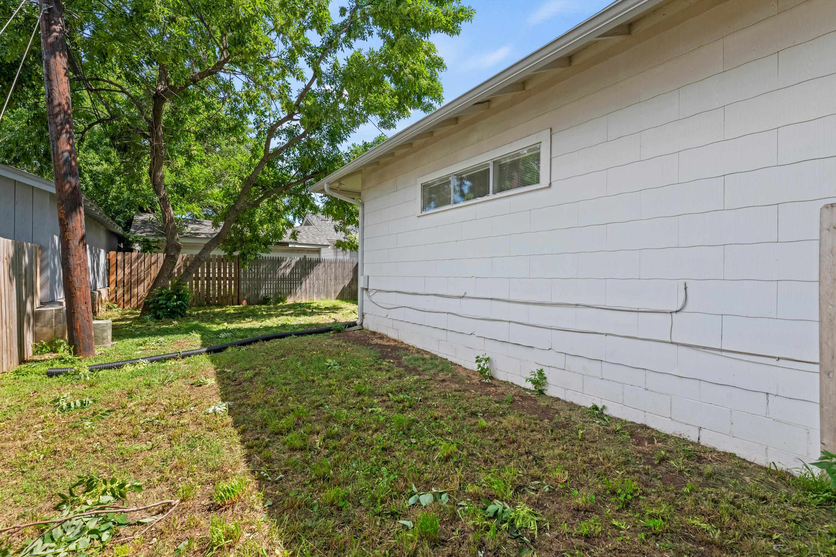 409 N Houser Dr Property Photo 8