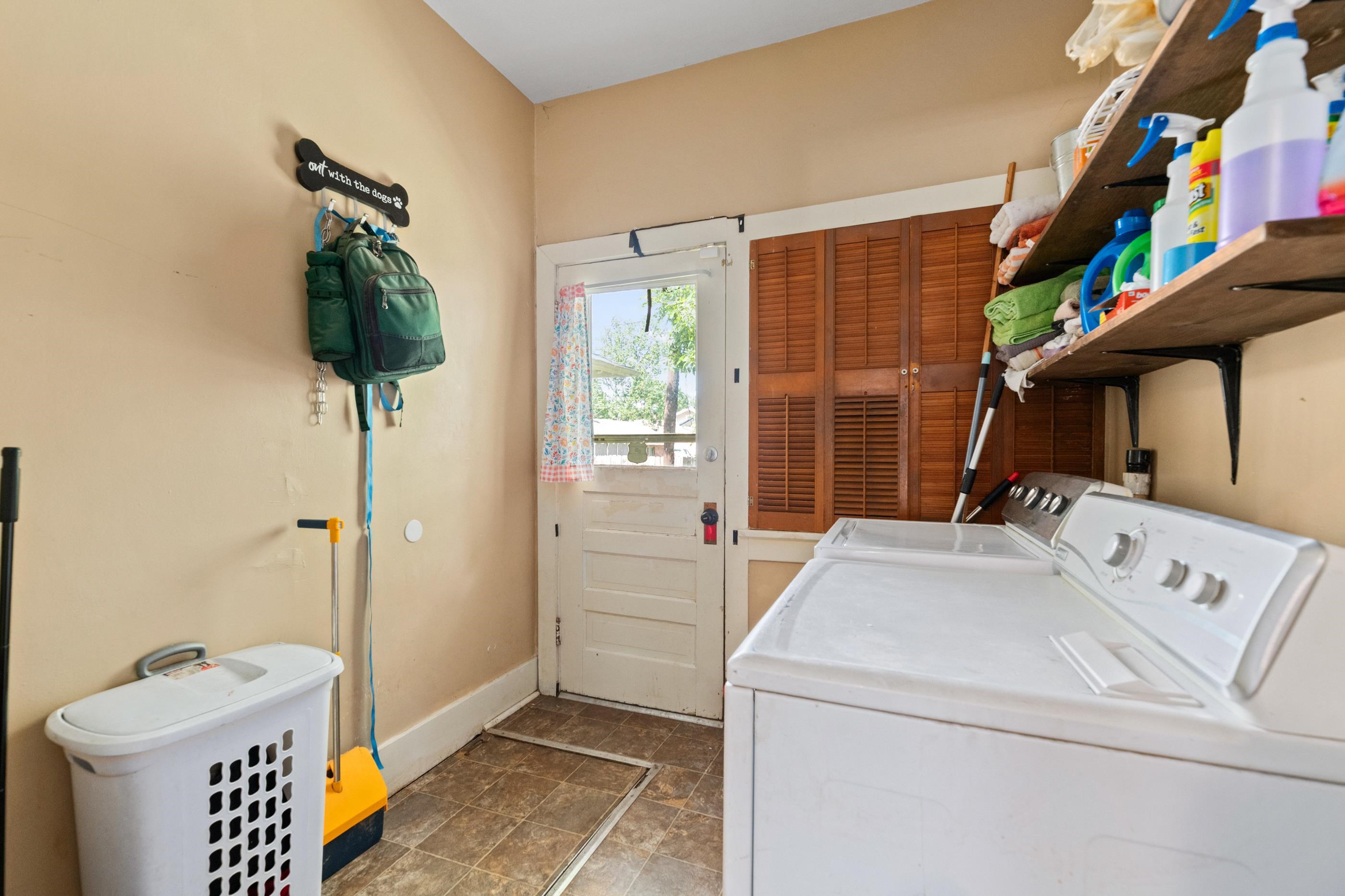 409 N Houser Dr Property Photo 32