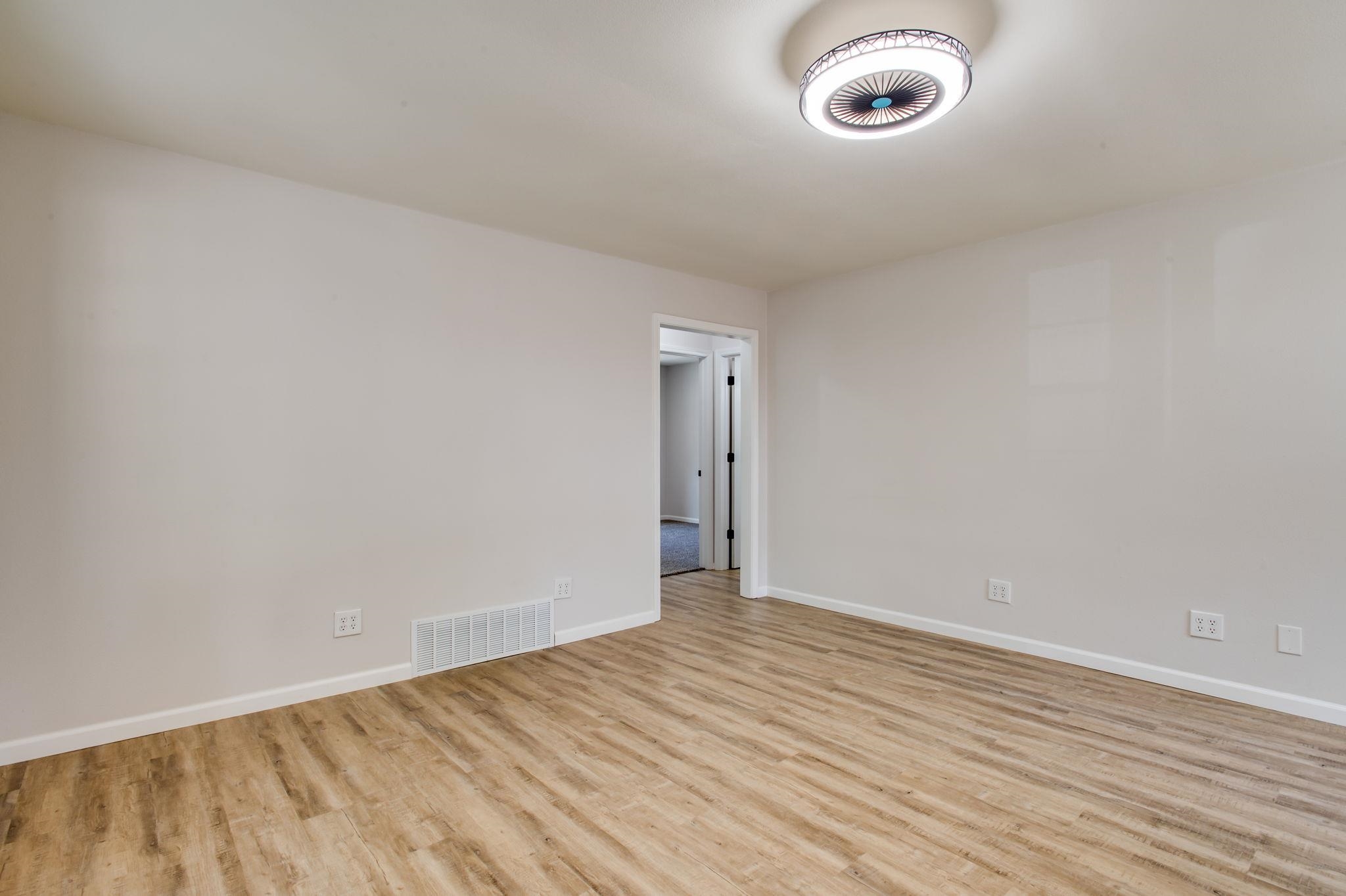 1827 S Battin St Property Photo 4