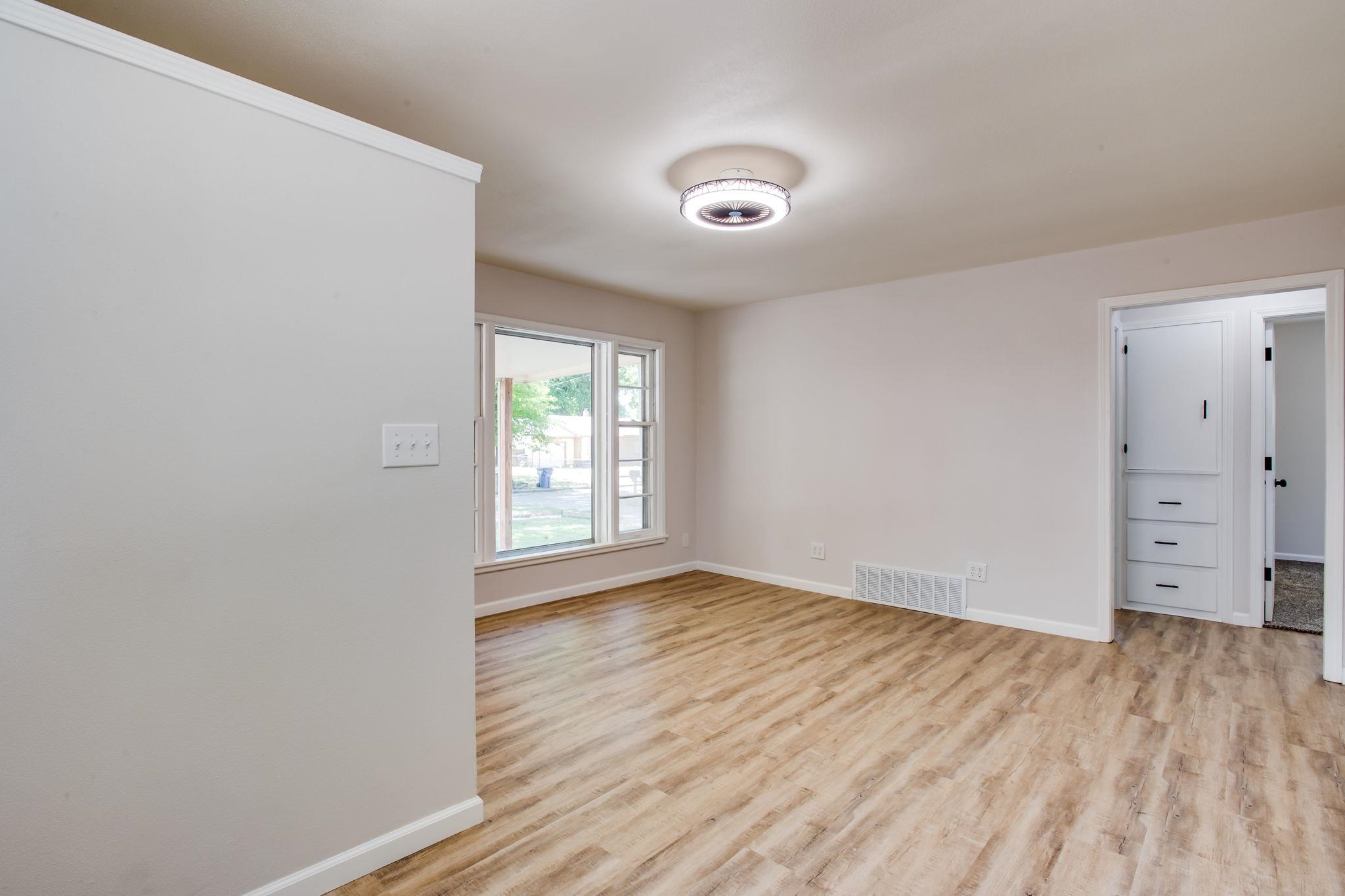 1827 S Battin St Property Photo 7