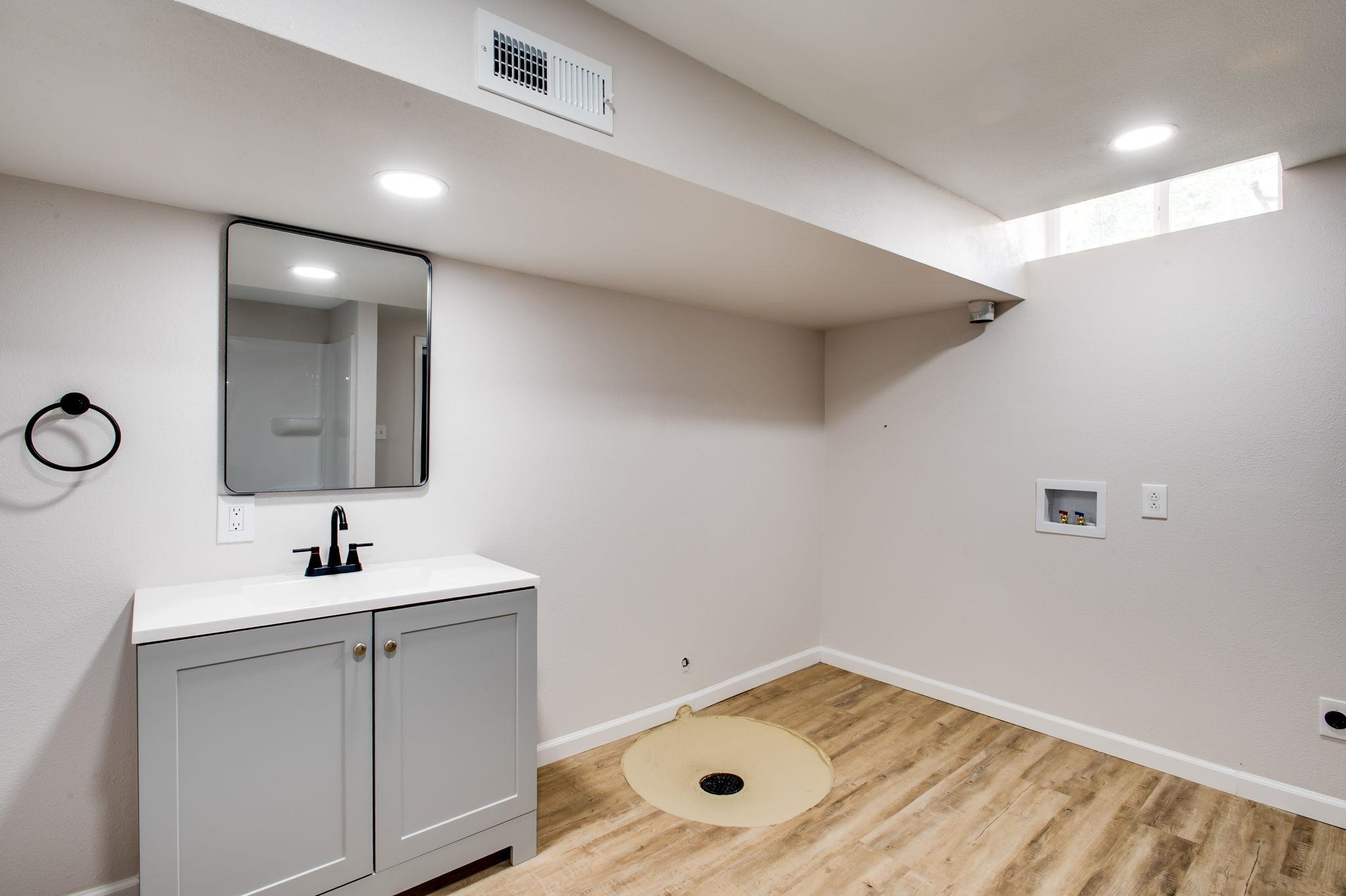 1827 S Battin St Property Photo 22