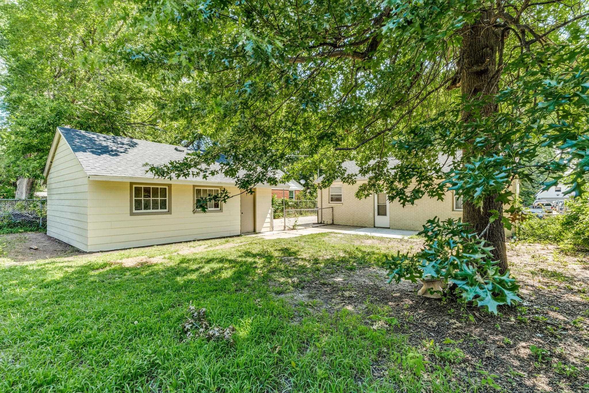 1827 S Battin St Property Photo 27