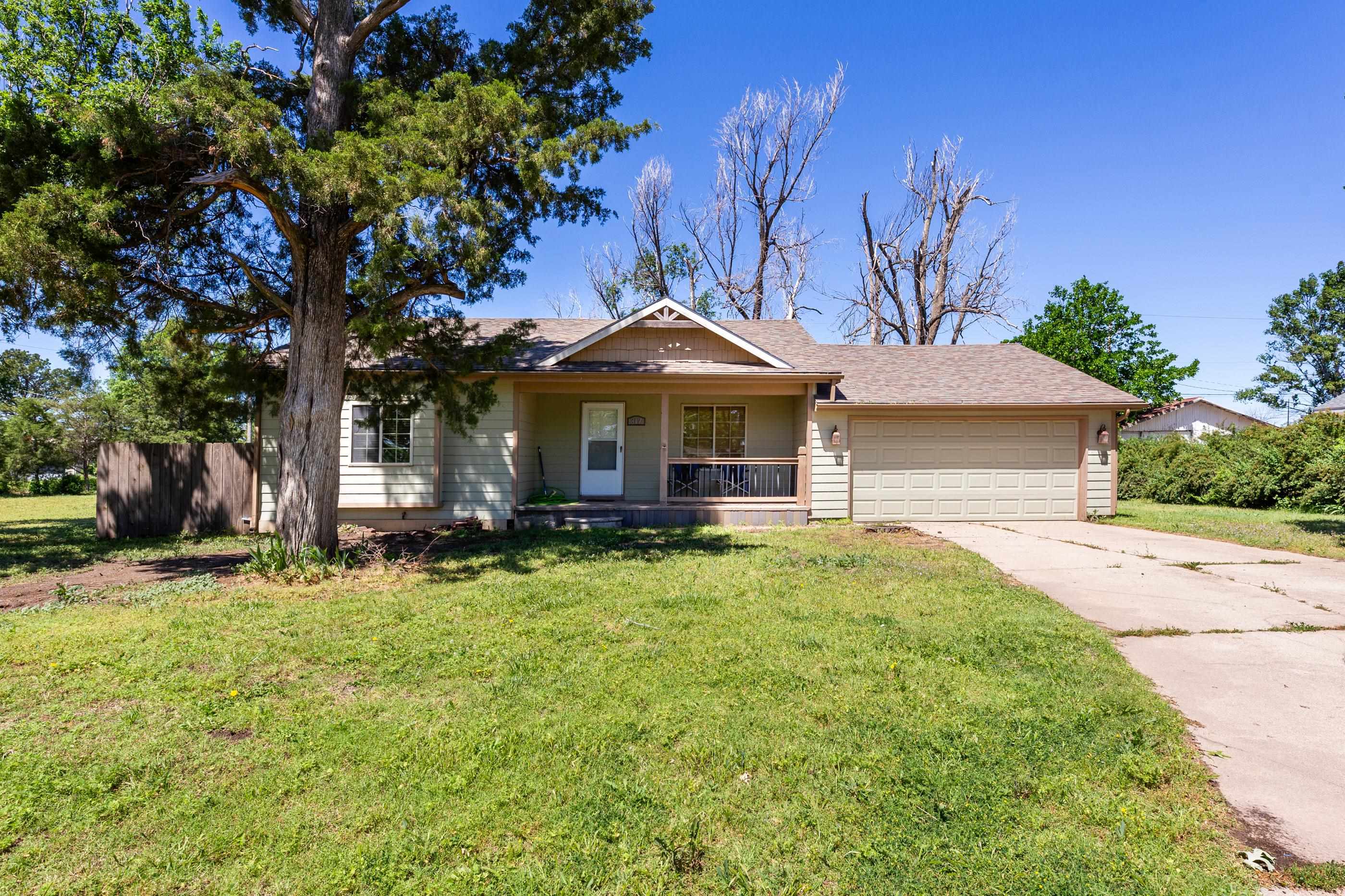 317 S Kansas Property Photo 1