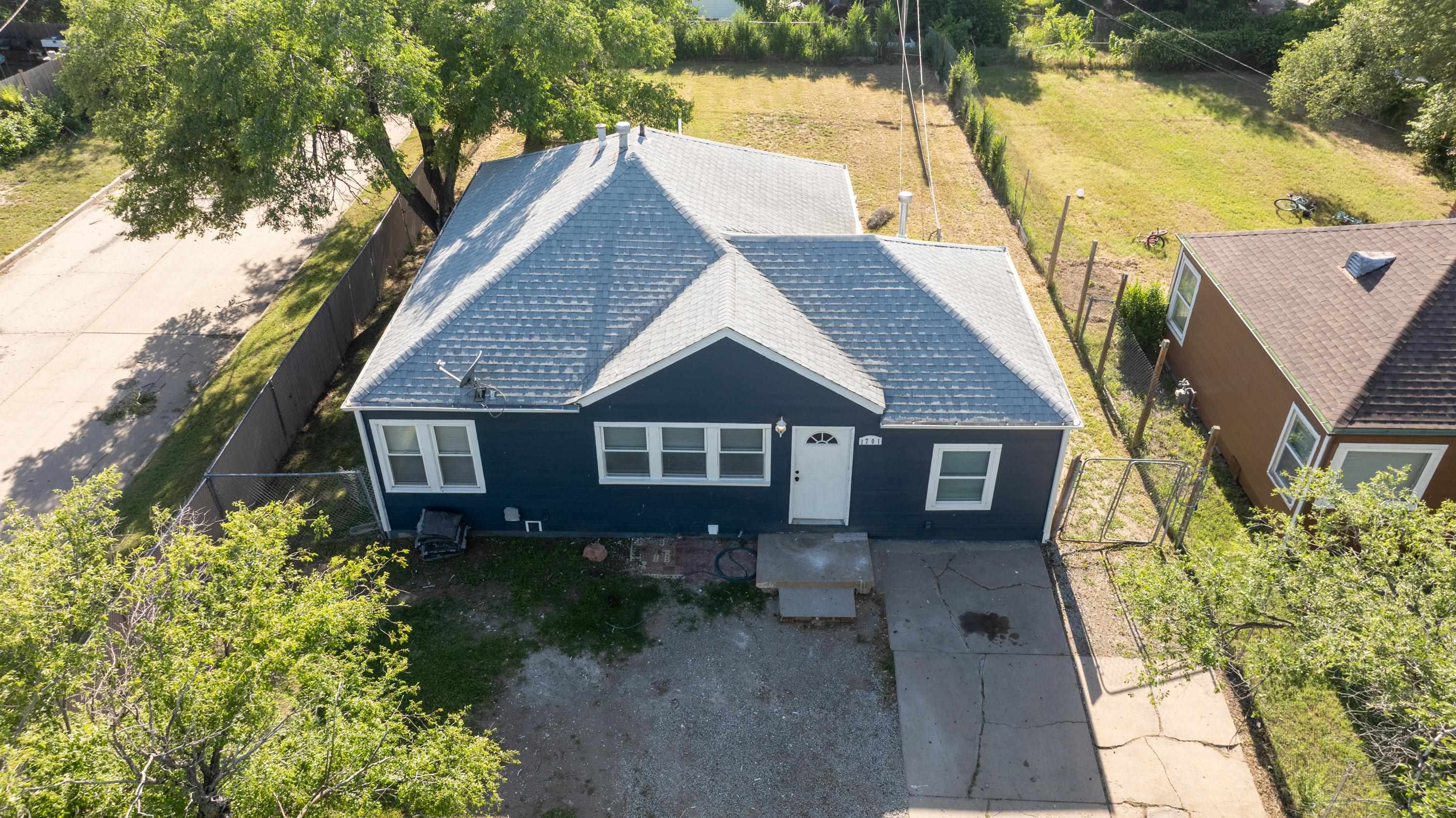 1701 N Volutsia Ave Property Photo 1